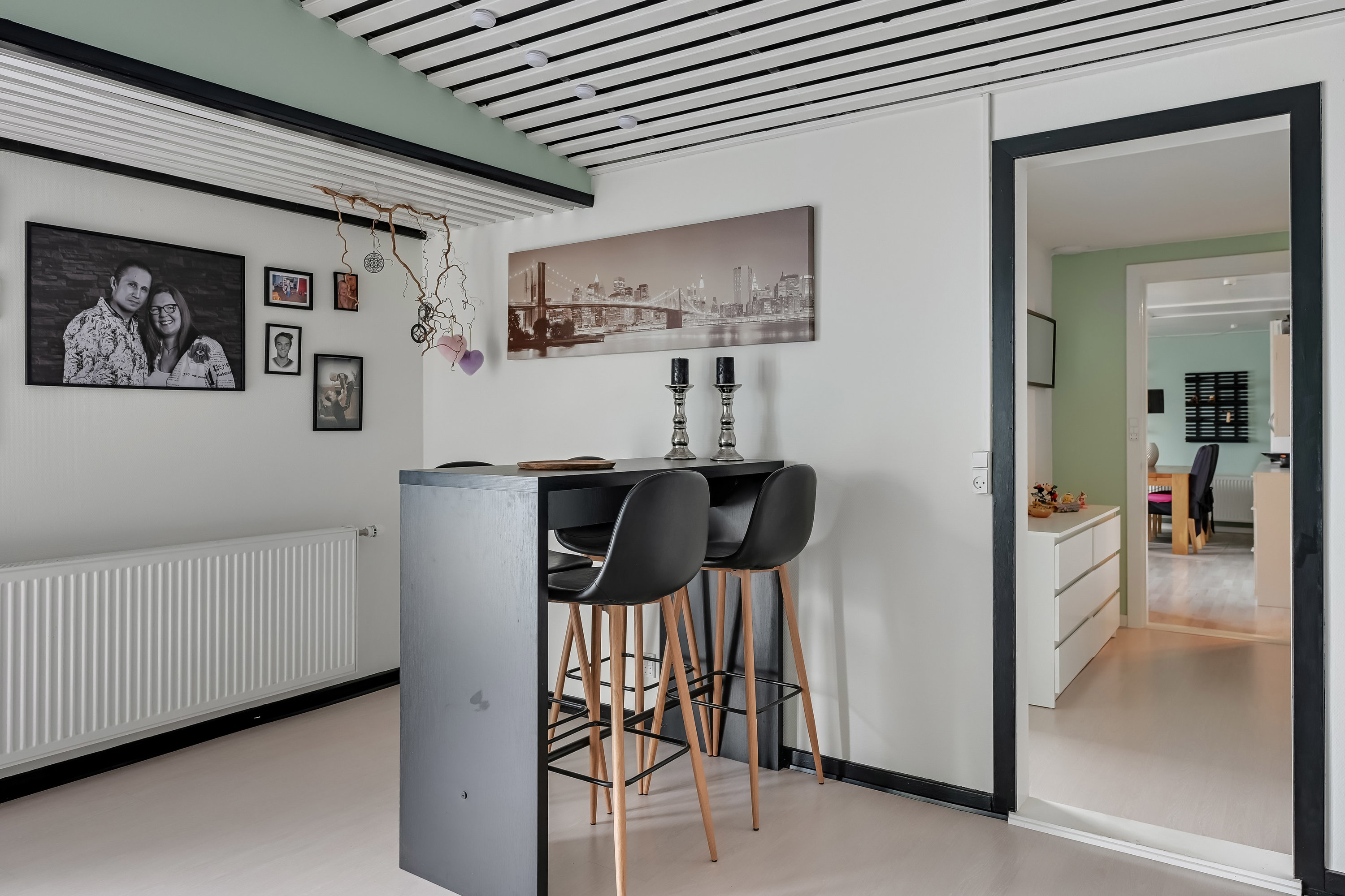 Fremhævet stue billede i fuldskærmstilstand. Billede af Torvegade 7, 7250 Hejnsvig