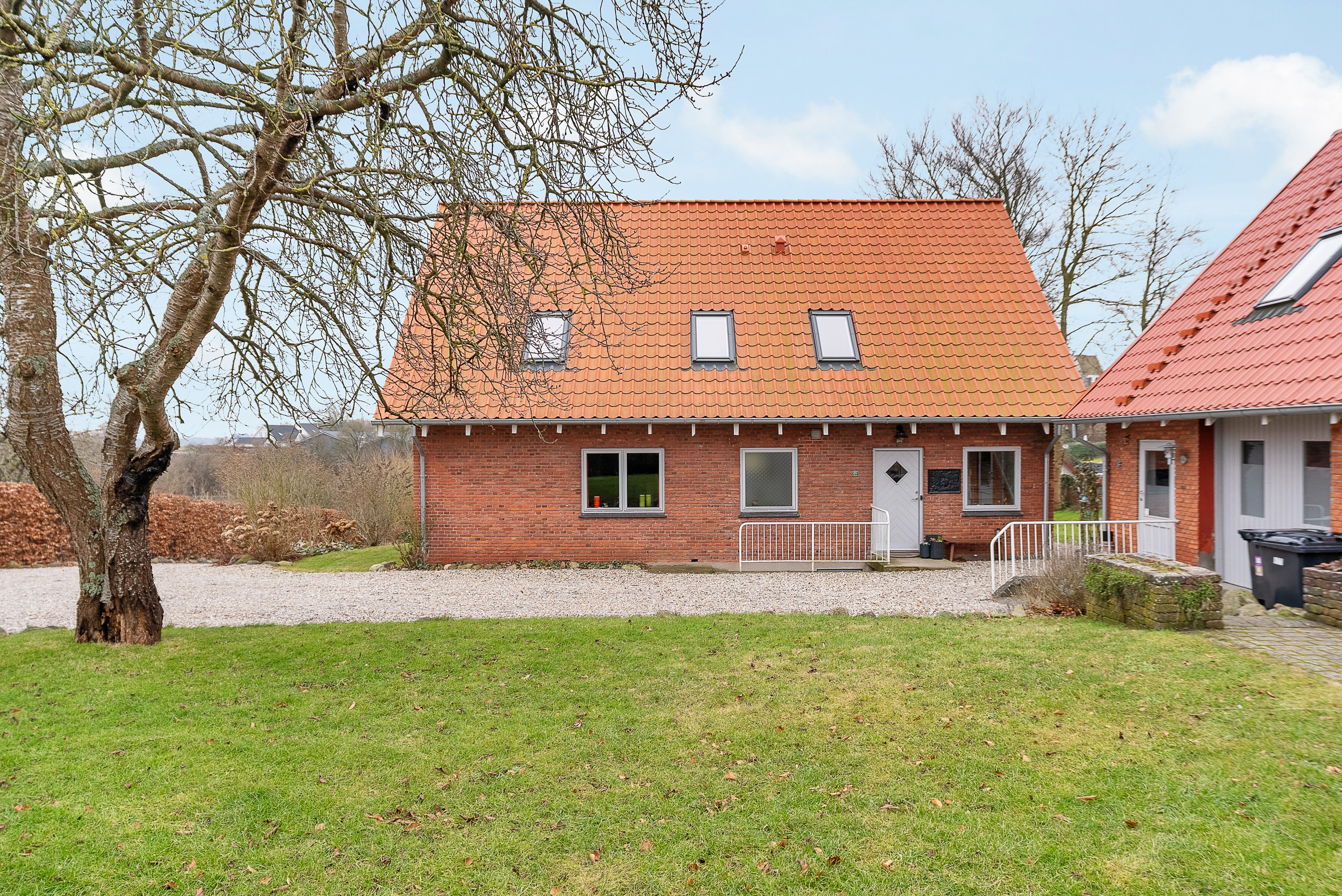 Fremhævet facade billede i fuldskærmstilstand. Billede af Svendborgvej 297, Åstrup, 5600 Faaborg