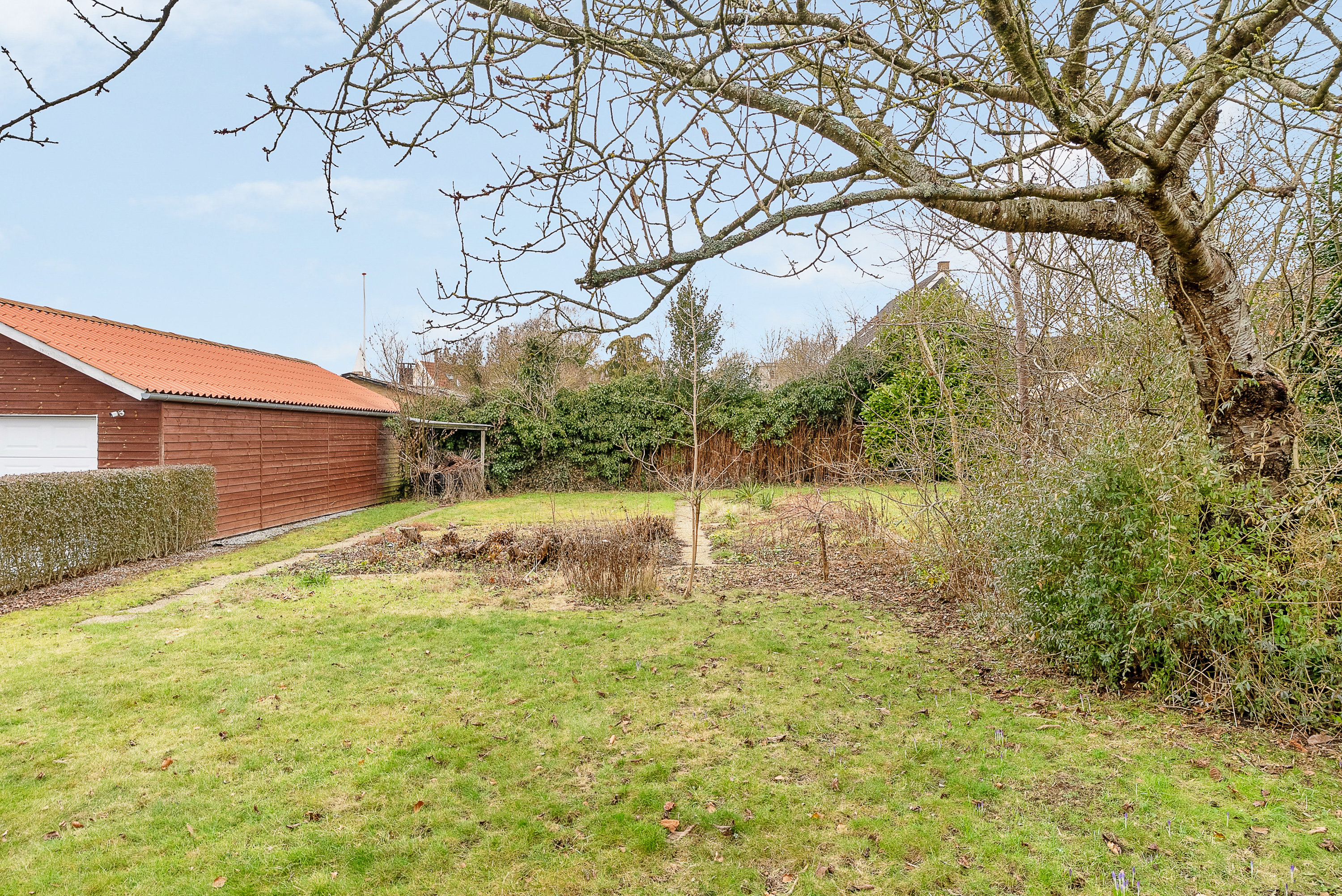 Fremhævet facade billede i fuldskærmstilstand. Billede af Kirketoften 3, Diernæs, 5600 Faaborg