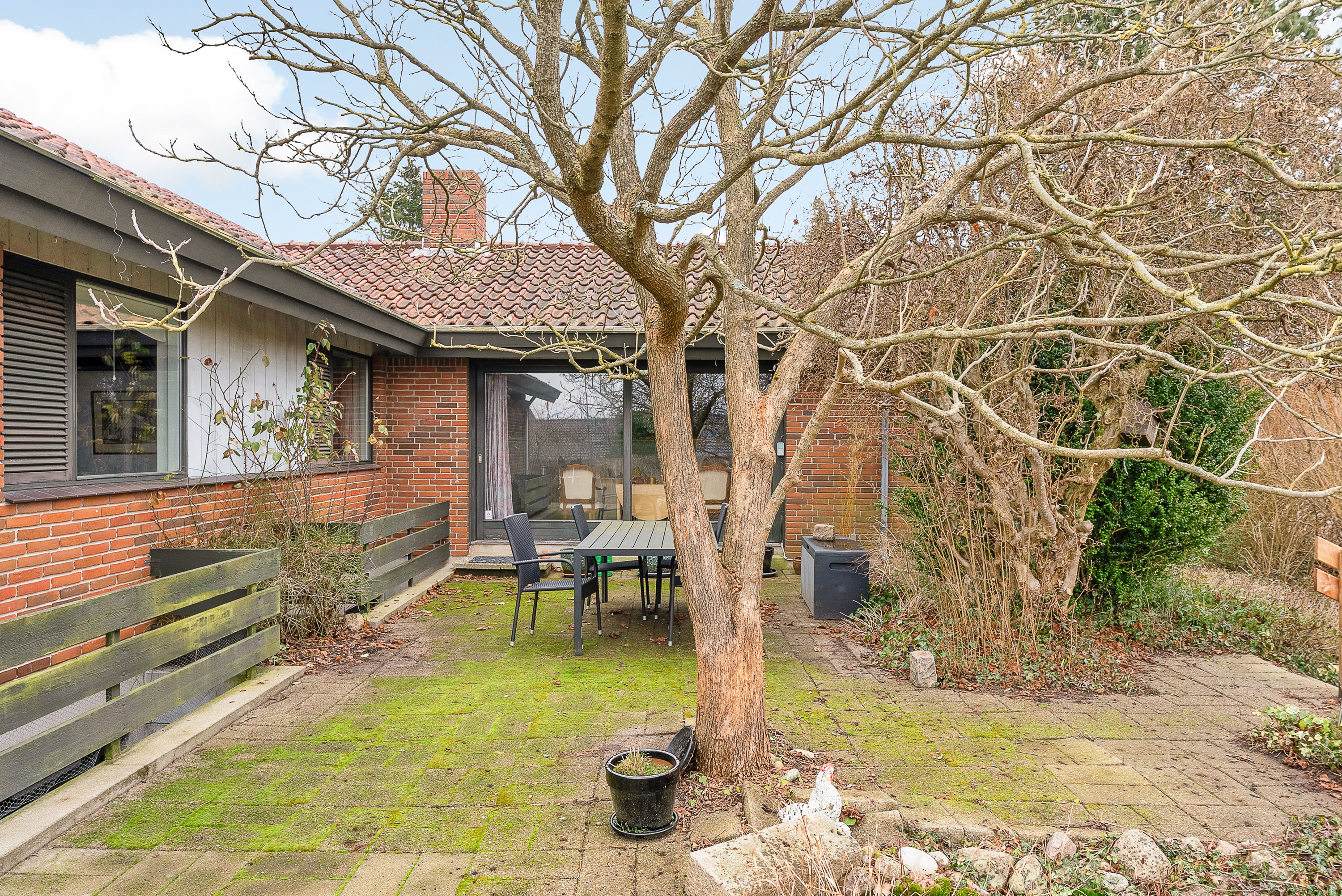 Fremhævet facade billede i fuldskærmstilstand. Billede af Kirketoften 3, Diernæs, 5600 Faaborg