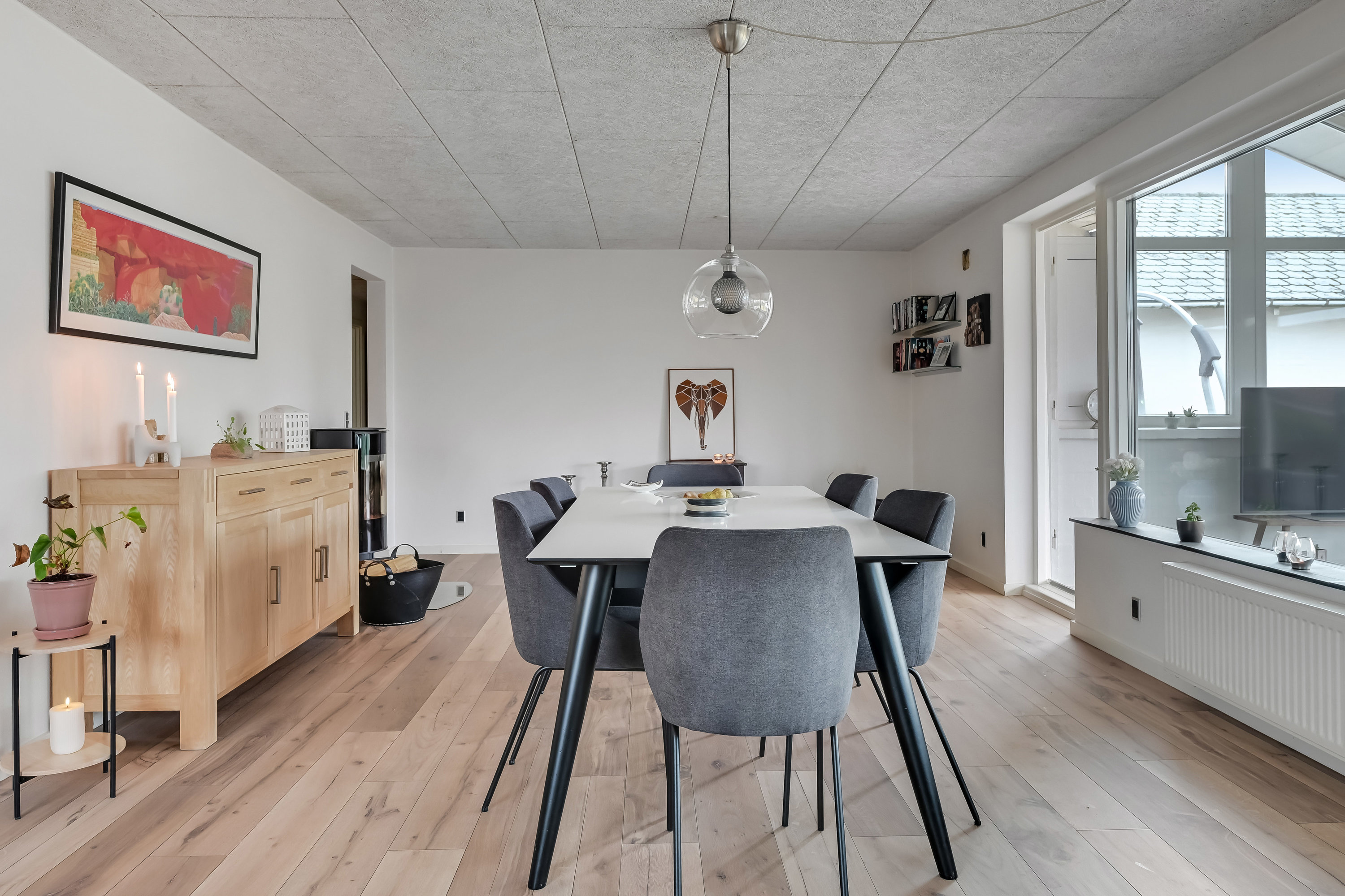 Fremhævet stue billede i fuldskærmstilstand. Billede af Torvegade 7, 7250 Hejnsvig