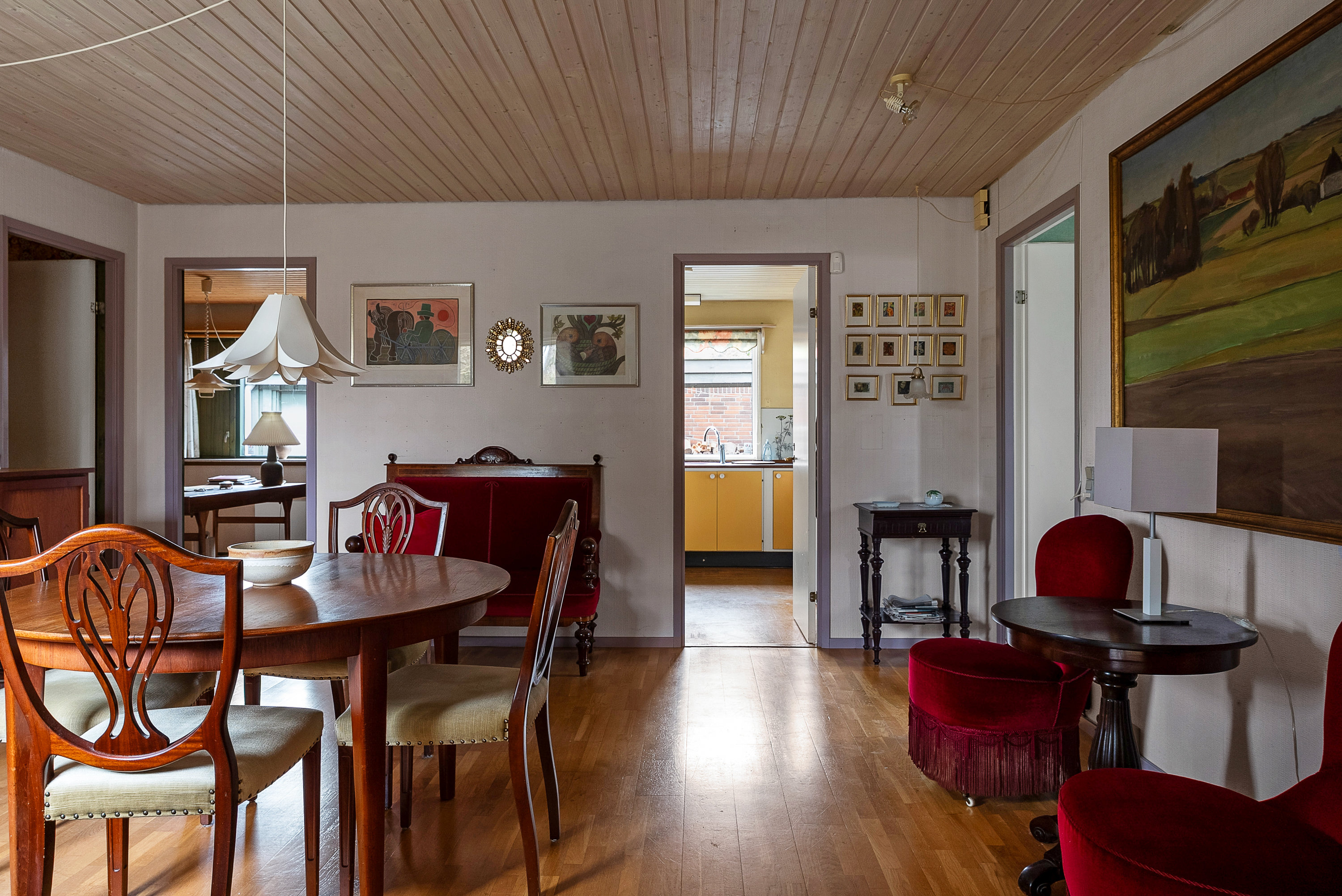 Fremhævet stue billede i fuldskærmstilstand. Billede af Kirketoften 3, Diernæs, 5600 Faaborg