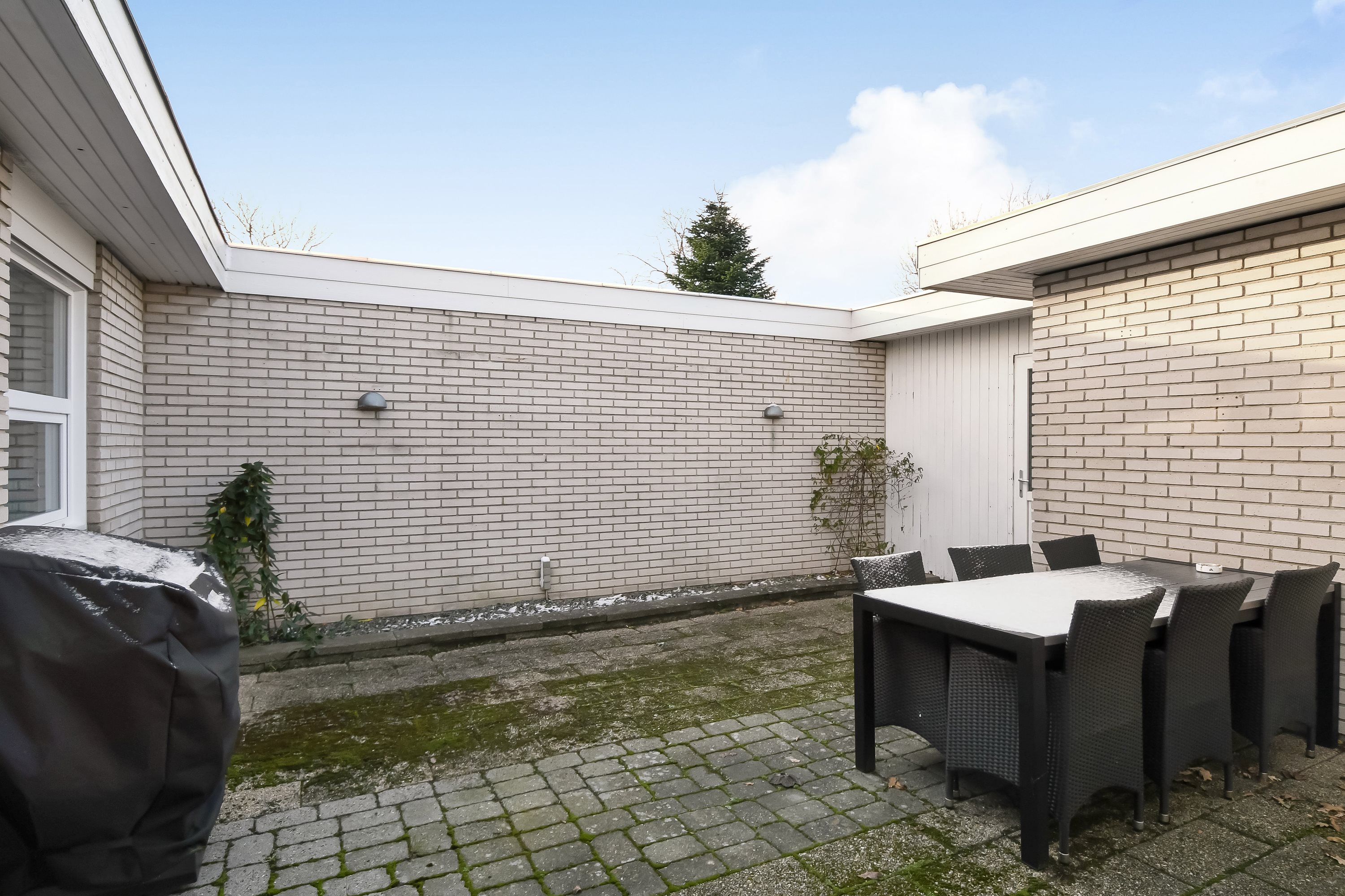 Fremhævet ejendommen billede i fuldskærmstilstand. Billede af Ege Alle 26, 6710 Esbjerg V