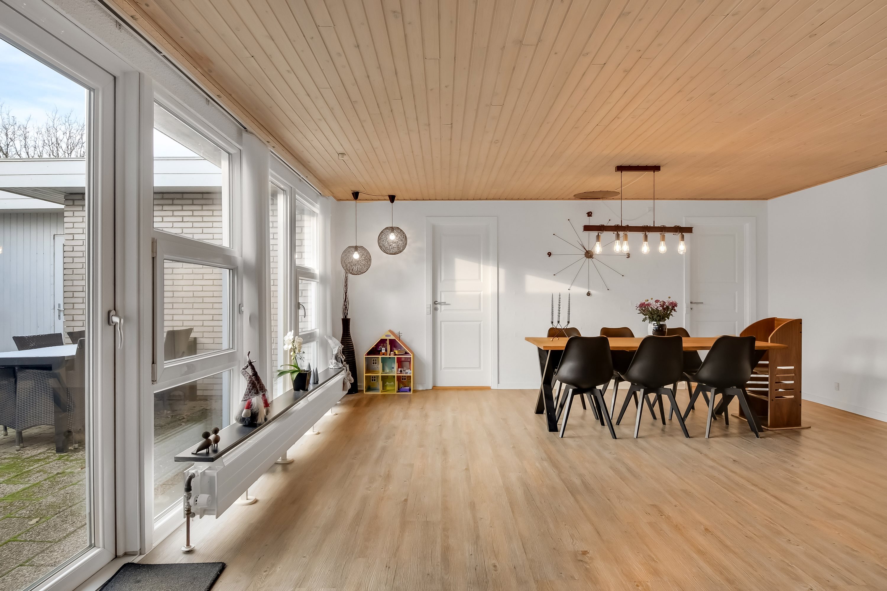 Fremhævet stue billede i fuldskærmstilstand. Billede af Ege Alle 26, 6710 Esbjerg V