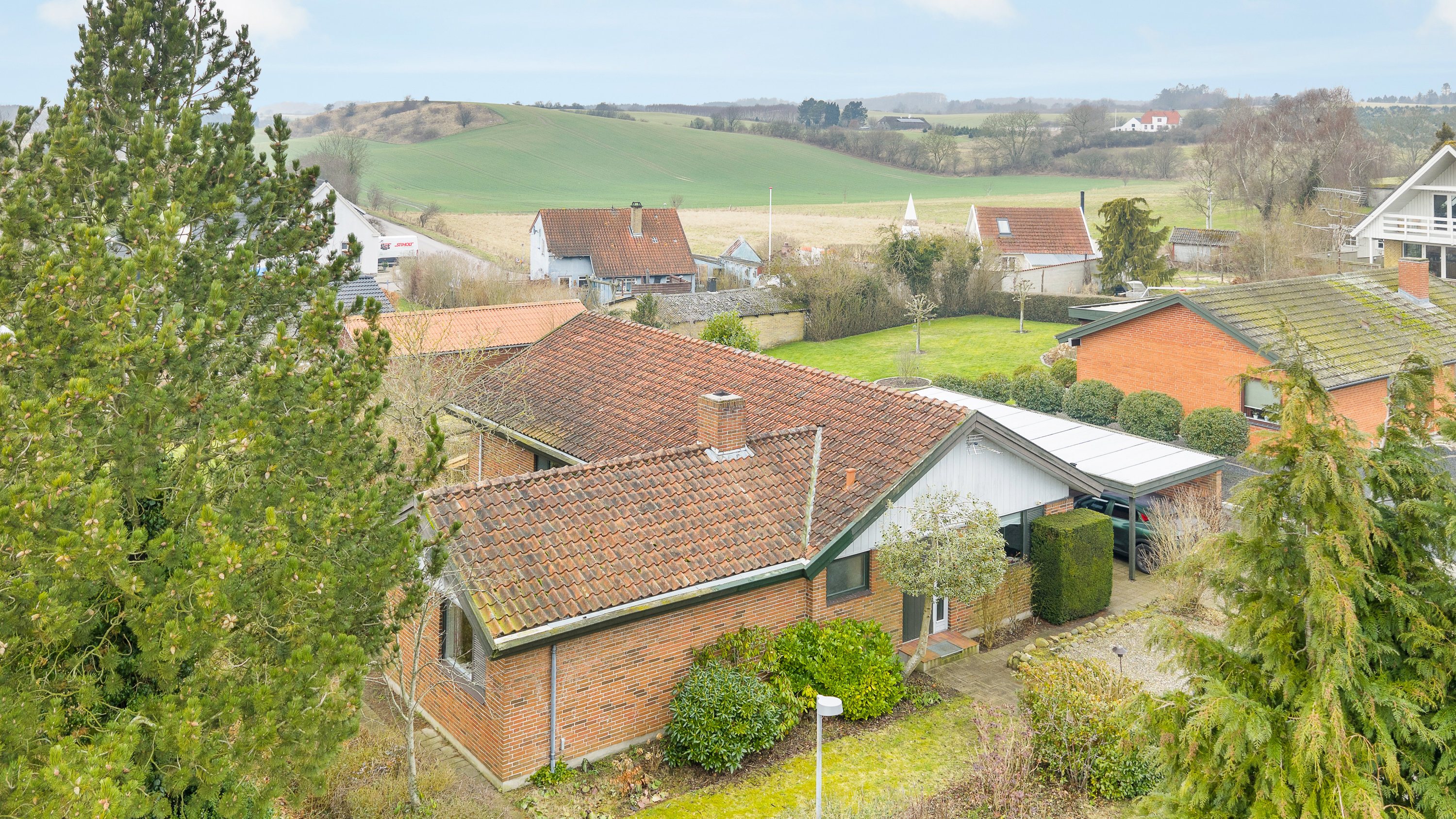 Fremhævet luftfoto billede i fuldskærmstilstand. Billede af Kirketoften 3, Diernæs, 5600 Faaborg