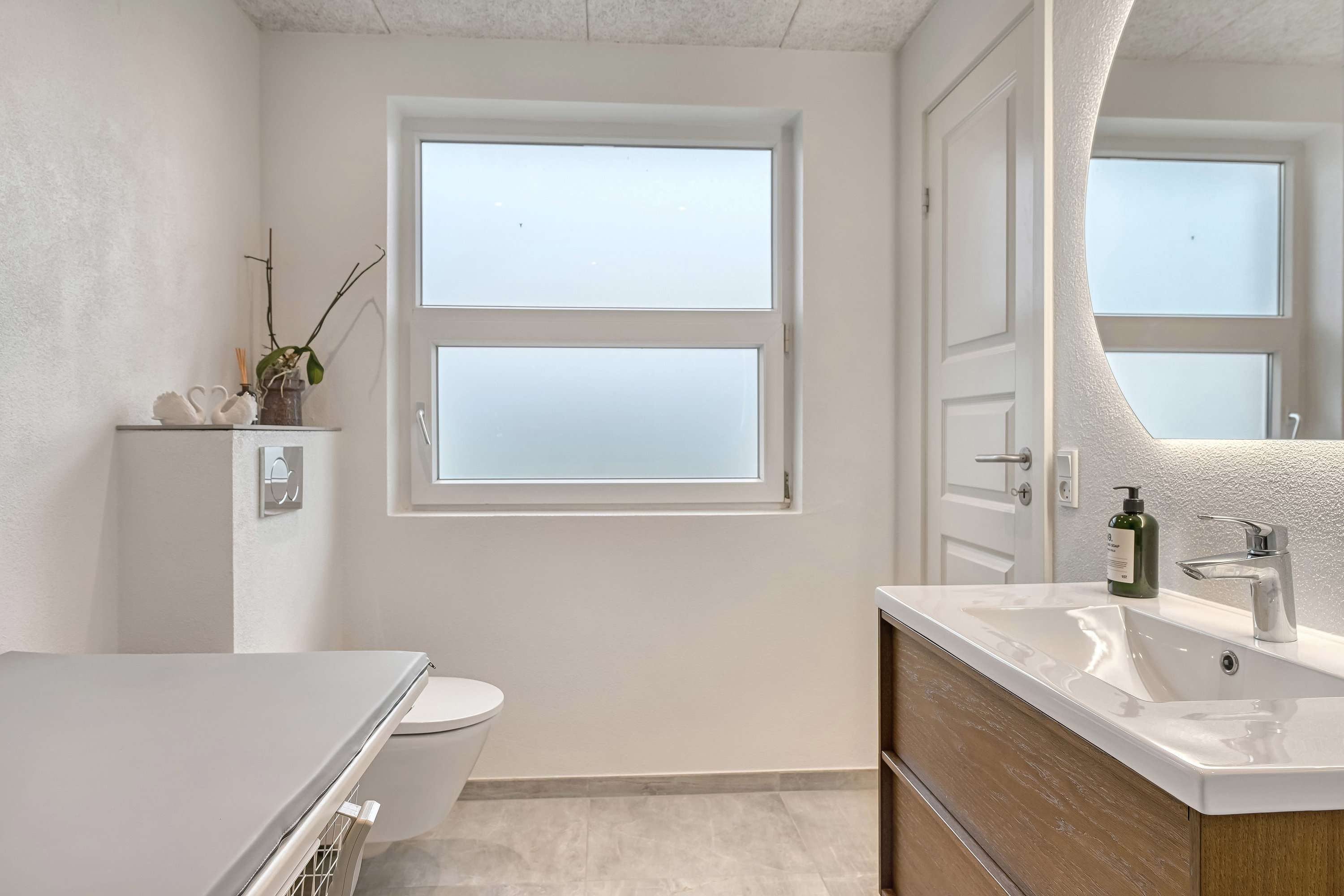 Fremhævet toilet billede i fuldskærmstilstand. Billede af Ege Alle 26, 6710 Esbjerg V