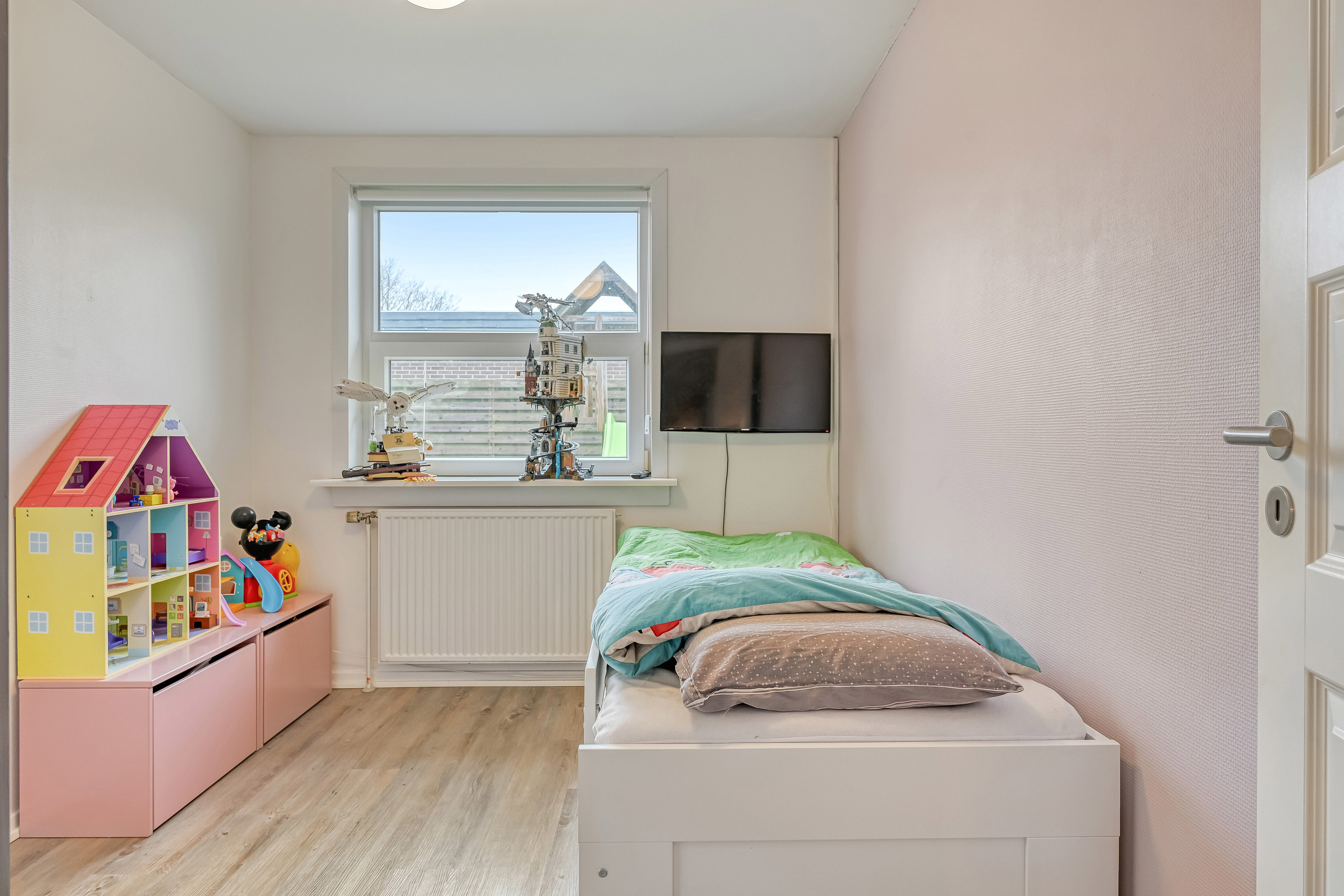 Fremhævet værelse billede i fuldskærmstilstand. Billede af Ege Alle 26, 6710 Esbjerg V