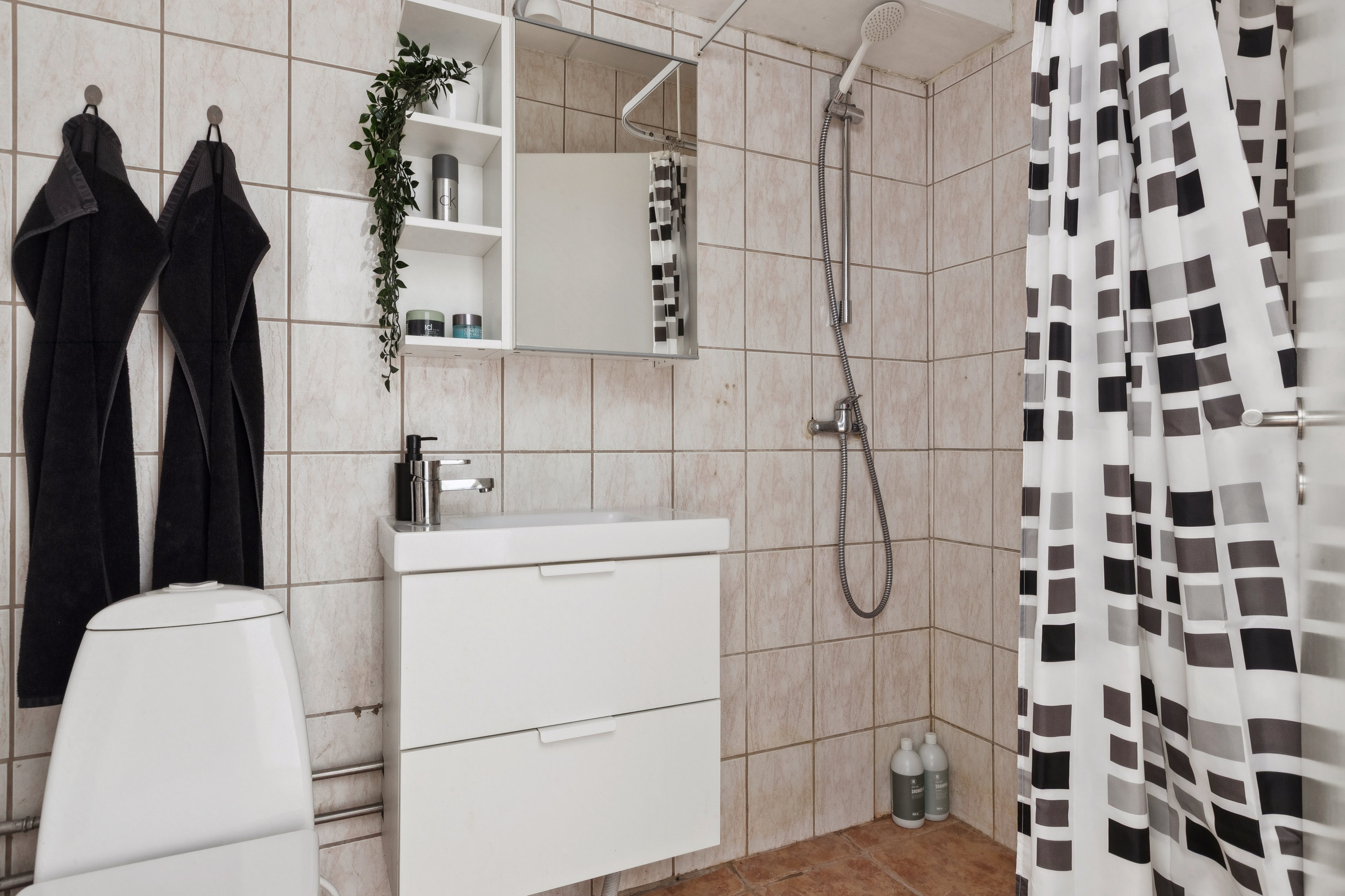 Fremhævet badeværelse billede i fuldskærmstilstand. Billede af Leen D 2, st.. 1., Høje Taastrup, 2630 Taastrup