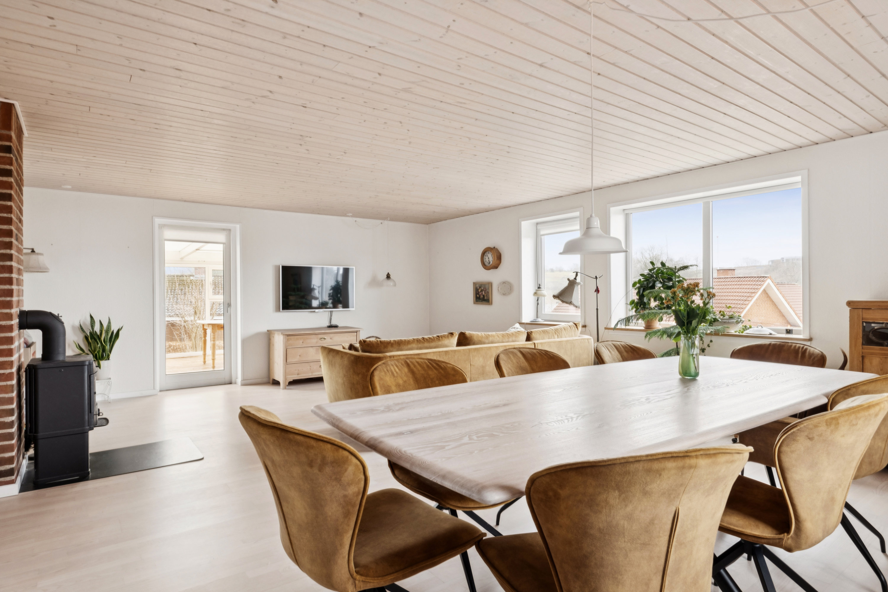 Fremhævet stue billede i fuldskærmstilstand. Billede af Bavnevej 14B, Hjarbæk, 8831 Løgstrup