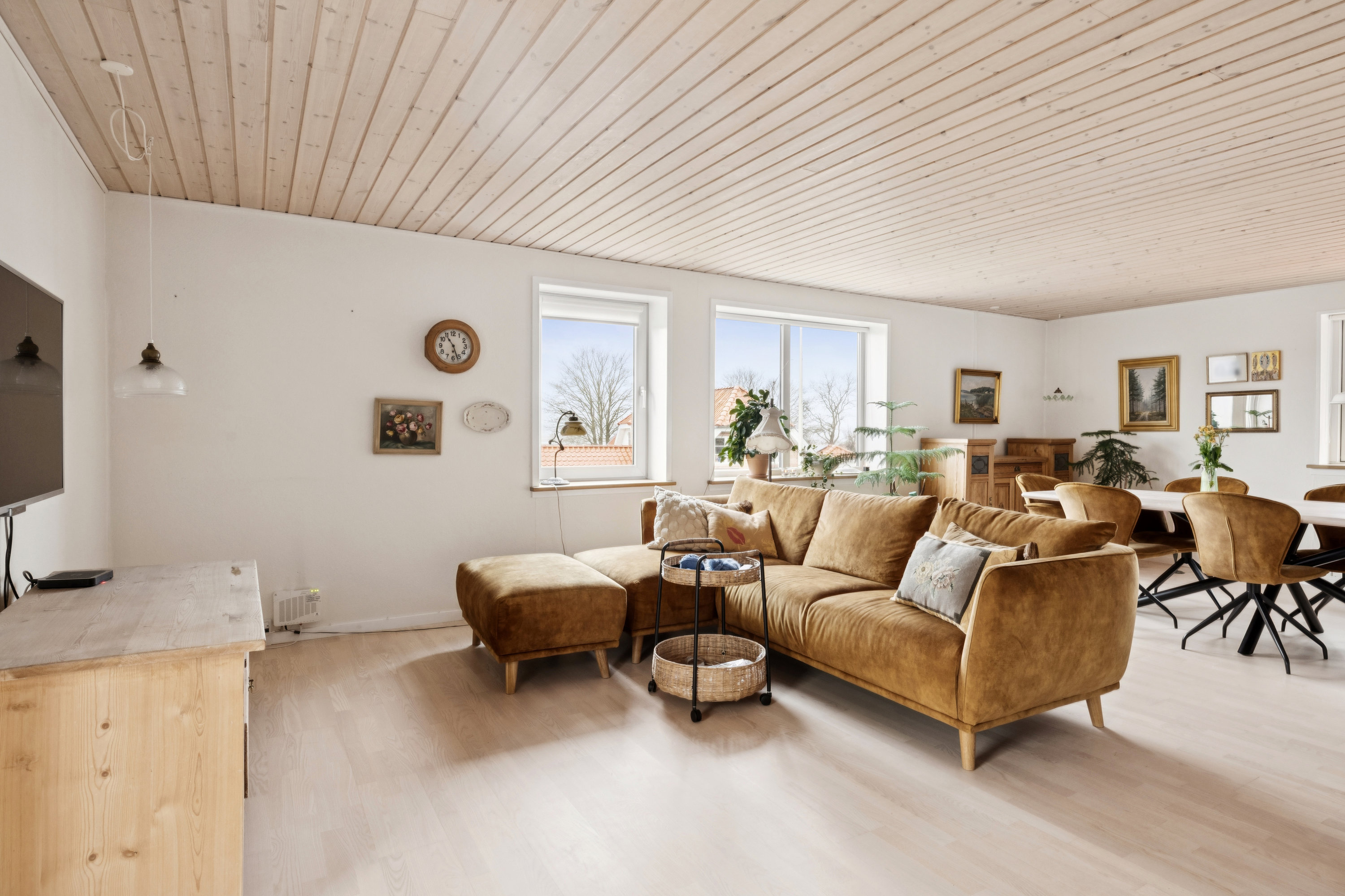 Fremhævet stue billede i fuldskærmstilstand. Billede af Bavnevej 14B, Hjarbæk, 8831 Løgstrup