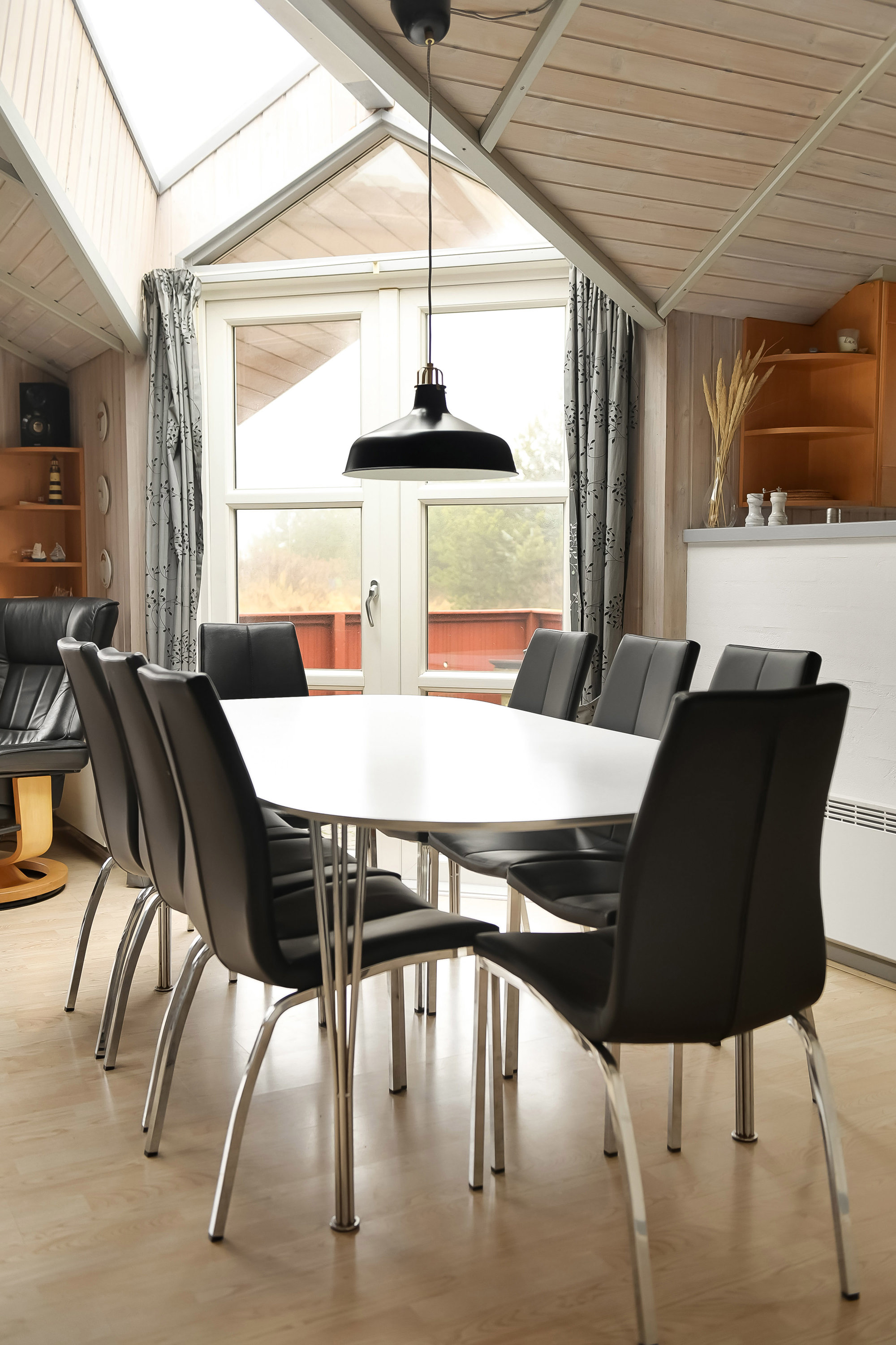 Fremhævet stue billede i fuldskærmstilstand. Billede af Jafdalvej 93, 6853 Vejers Strand