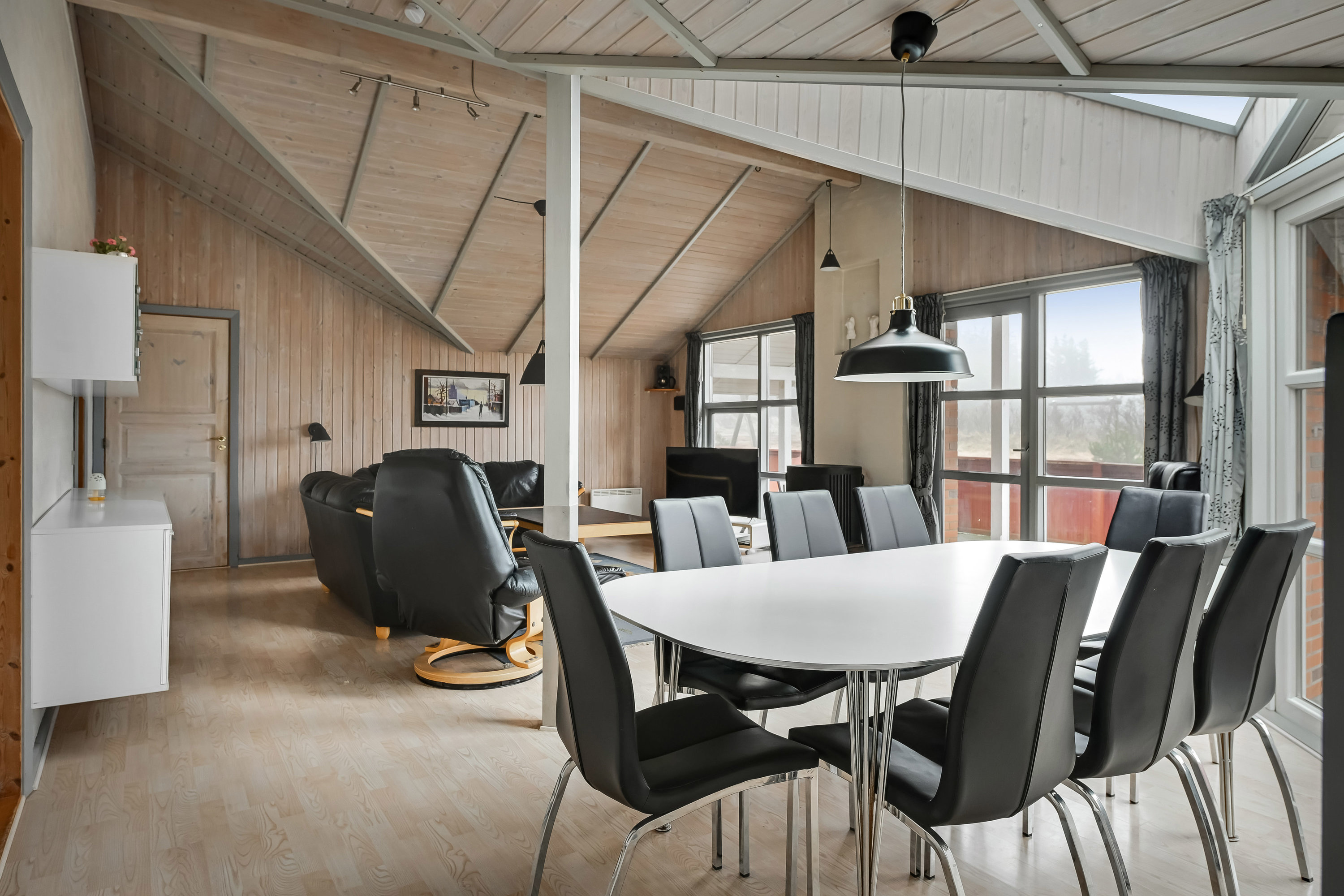 Fremhævet stue billede i fuldskærmstilstand. Billede af Jafdalvej 93, 6853 Vejers Strand