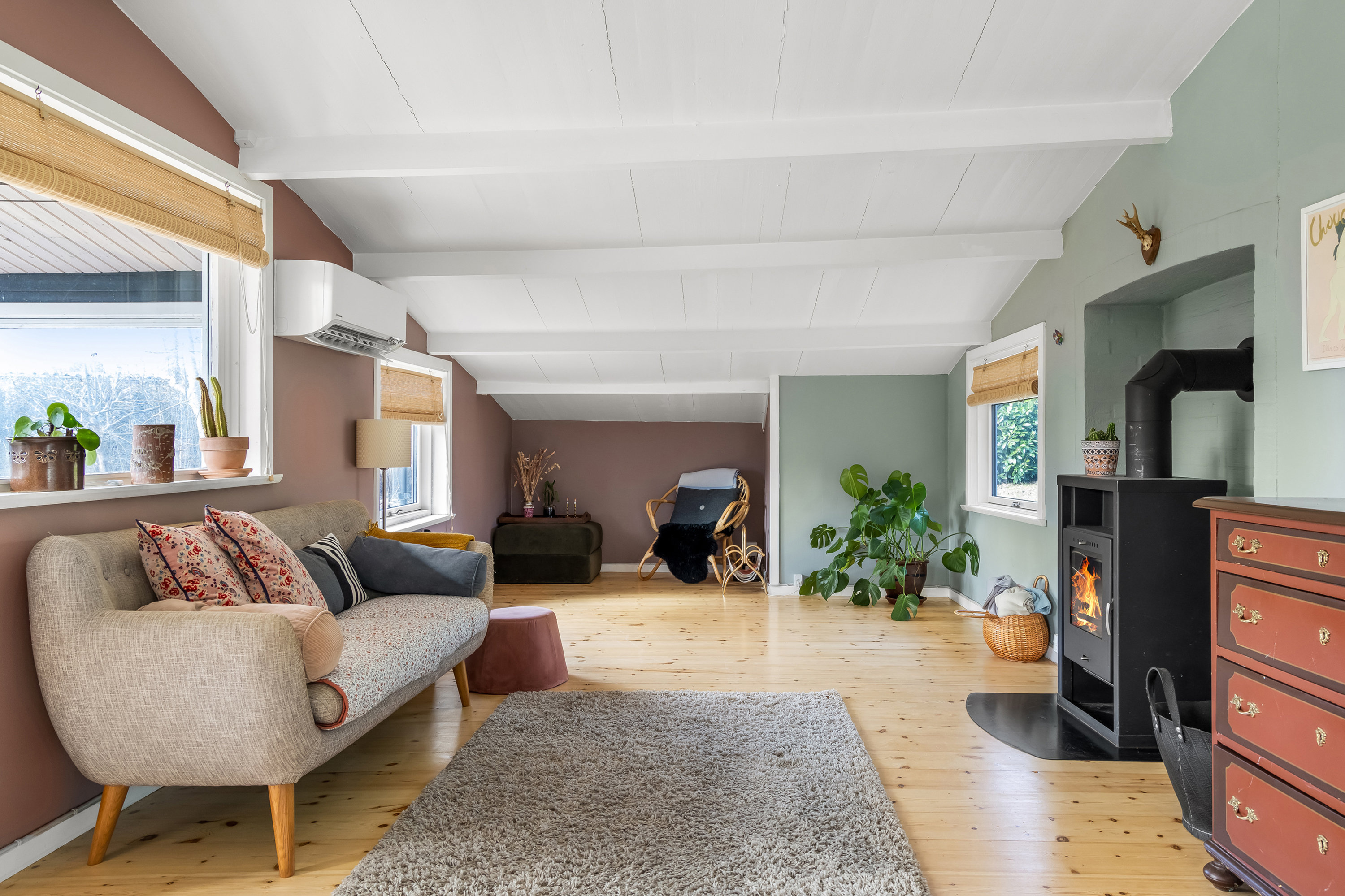 Fremhævet stue billede i fuldskærmstilstand. Billede af Roarsvej 12, Kulhuse, 3630 Jægerspris