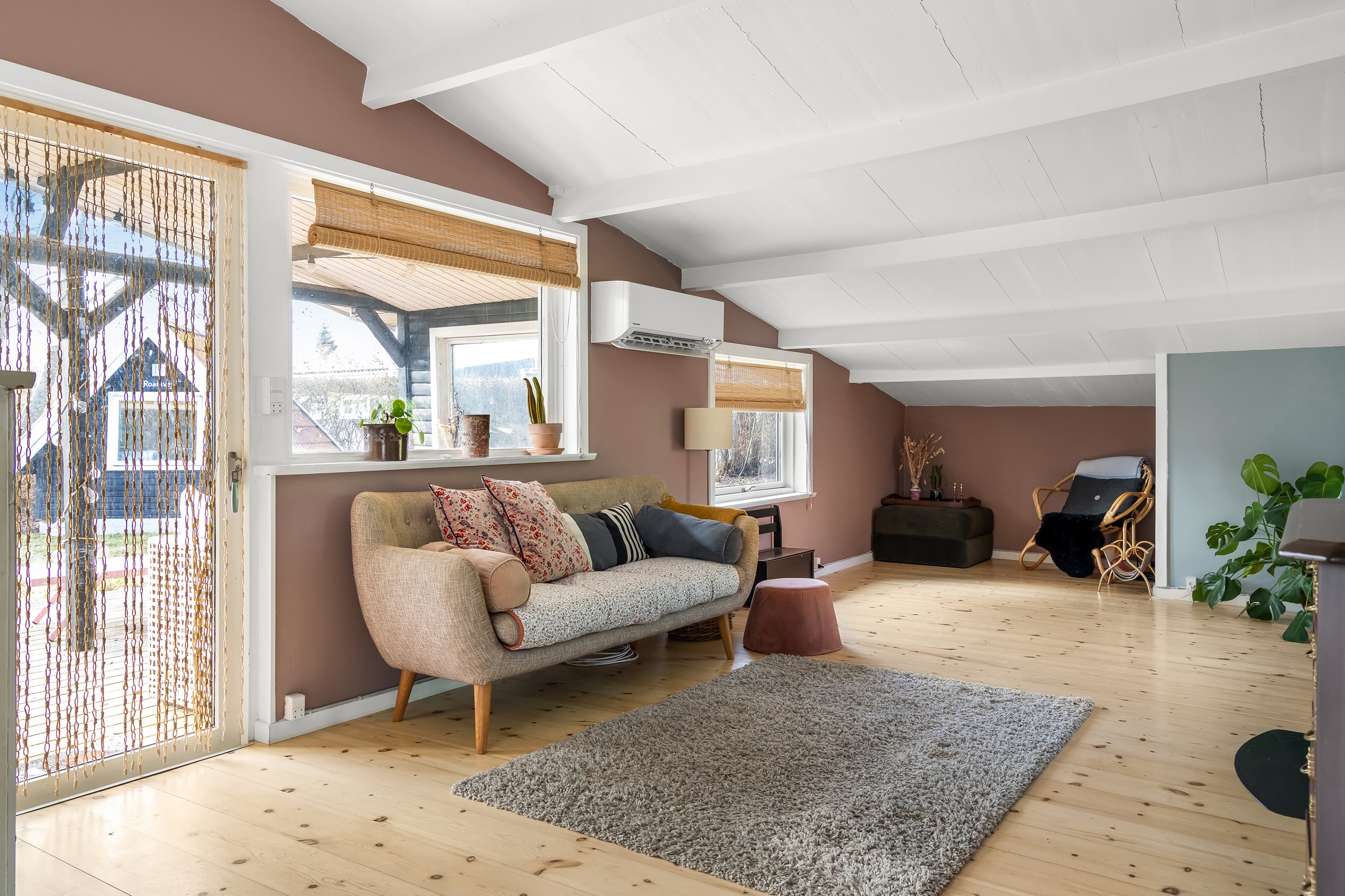 Fremhævet stue billede i fuldskærmstilstand. Billede af Roarsvej 12, Kulhuse, 3630 Jægerspris