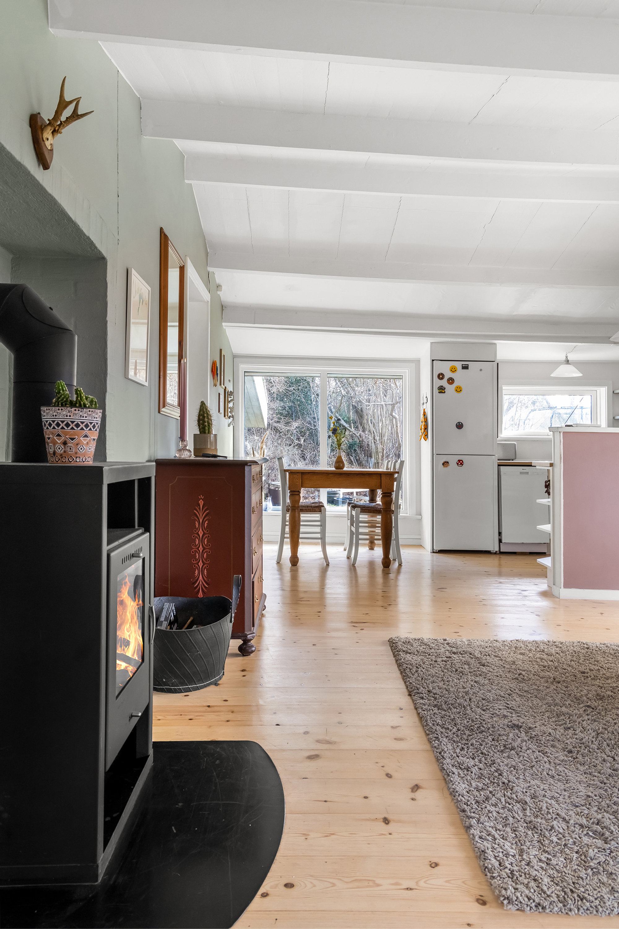 Fremhævet stue billede i fuldskærmstilstand. Billede af Roarsvej 12, Kulhuse, 3630 Jægerspris