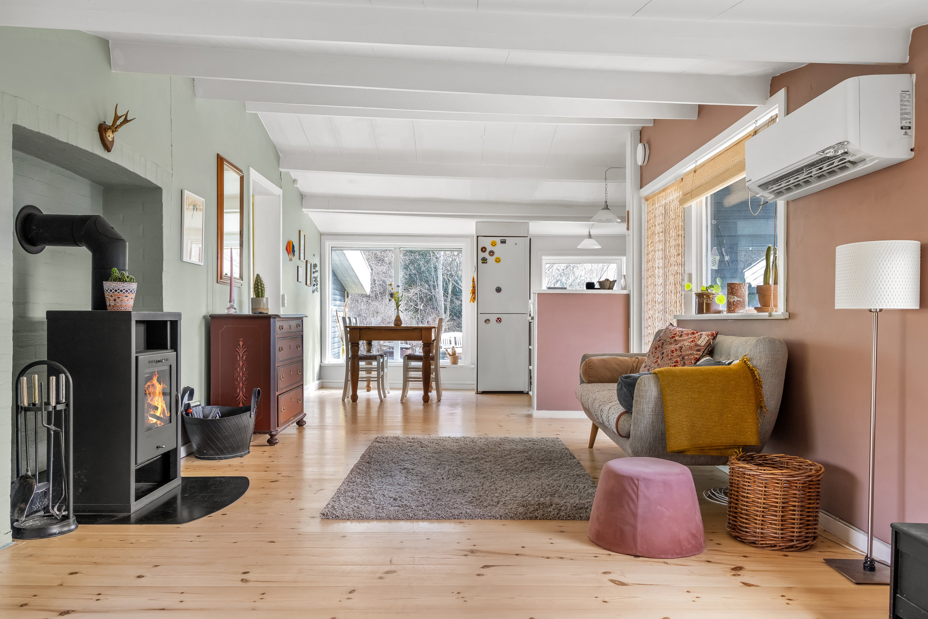 Fremhævet stue billede i fuldskærmstilstand. Billede af Roarsvej 12, Kulhuse, 3630 Jægerspris