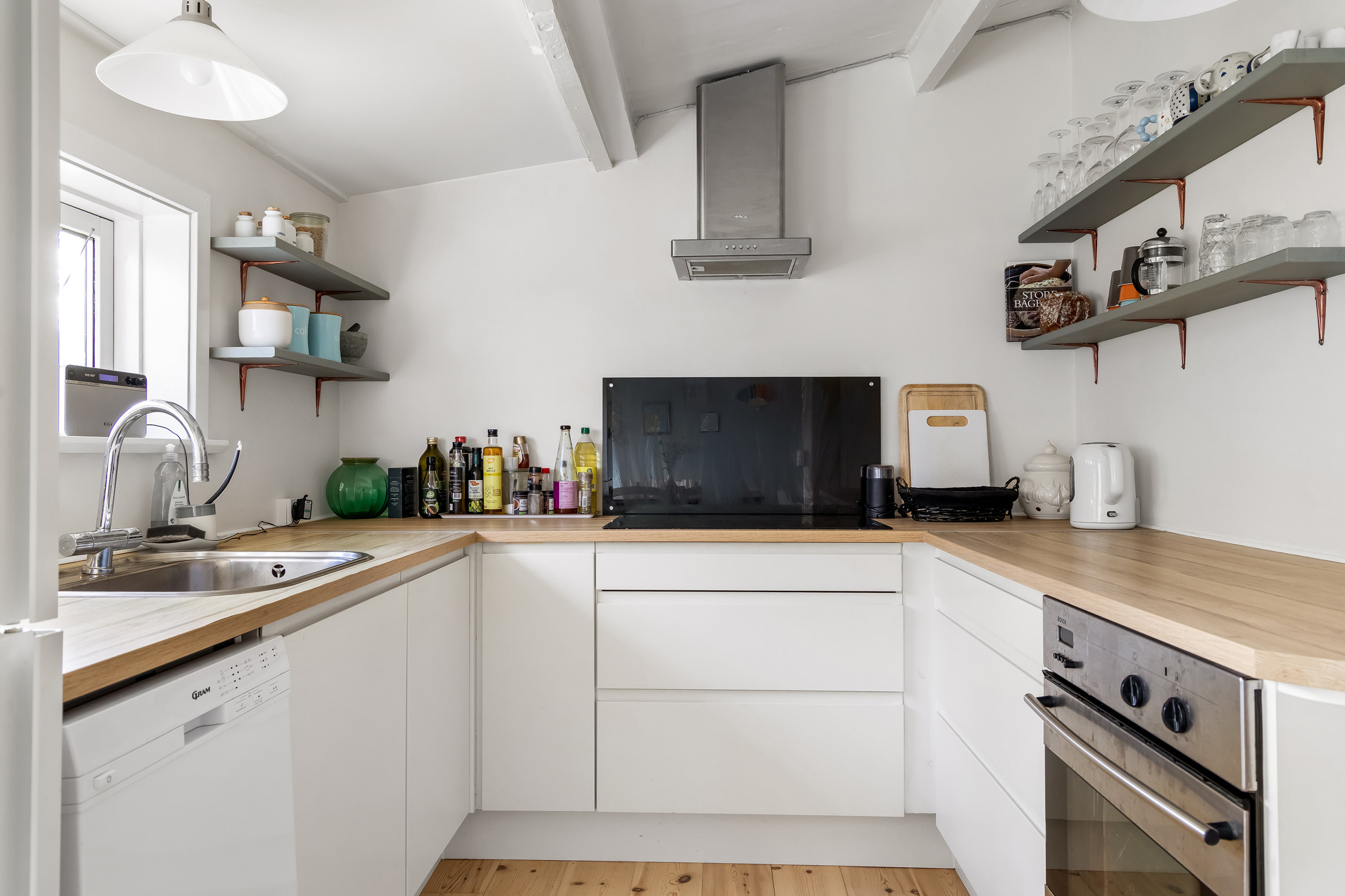 Fremhævet køkken billede i fuldskærmstilstand. Billede af Roarsvej 12, Kulhuse, 3630 Jægerspris