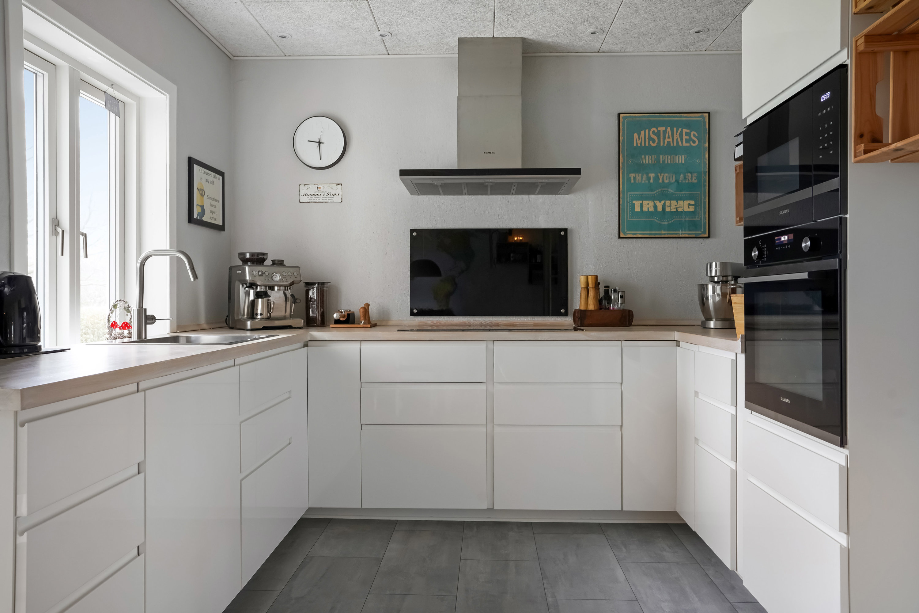 Fremhævet køkken billede i fuldskærmstilstand. Billede af Møllevænget 19, Ejby, 5592 Ejby