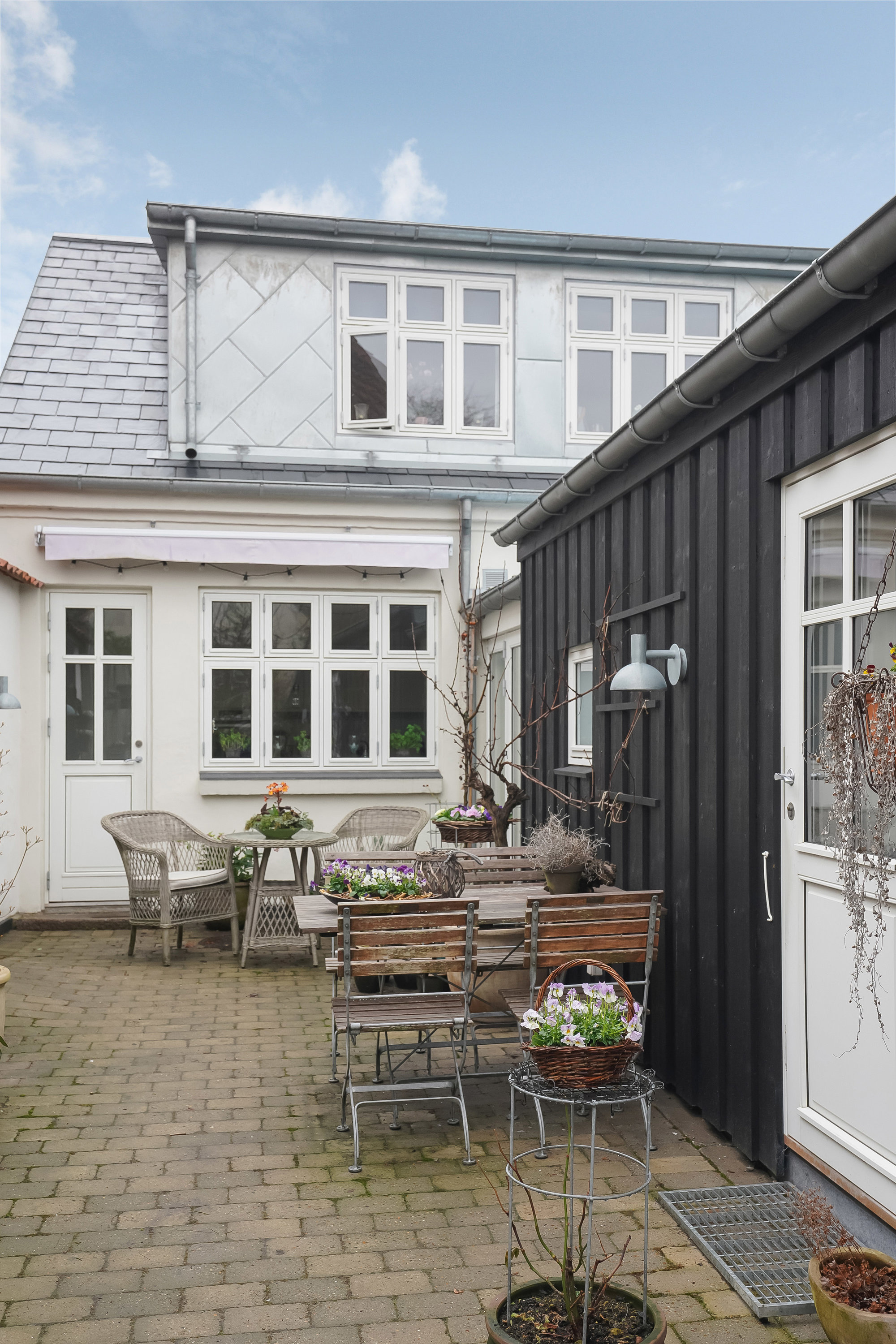 Fremhævet terrasse billede i fuldskærmstilstand. Billede af Hunderupvej 106, 5230 Odense M