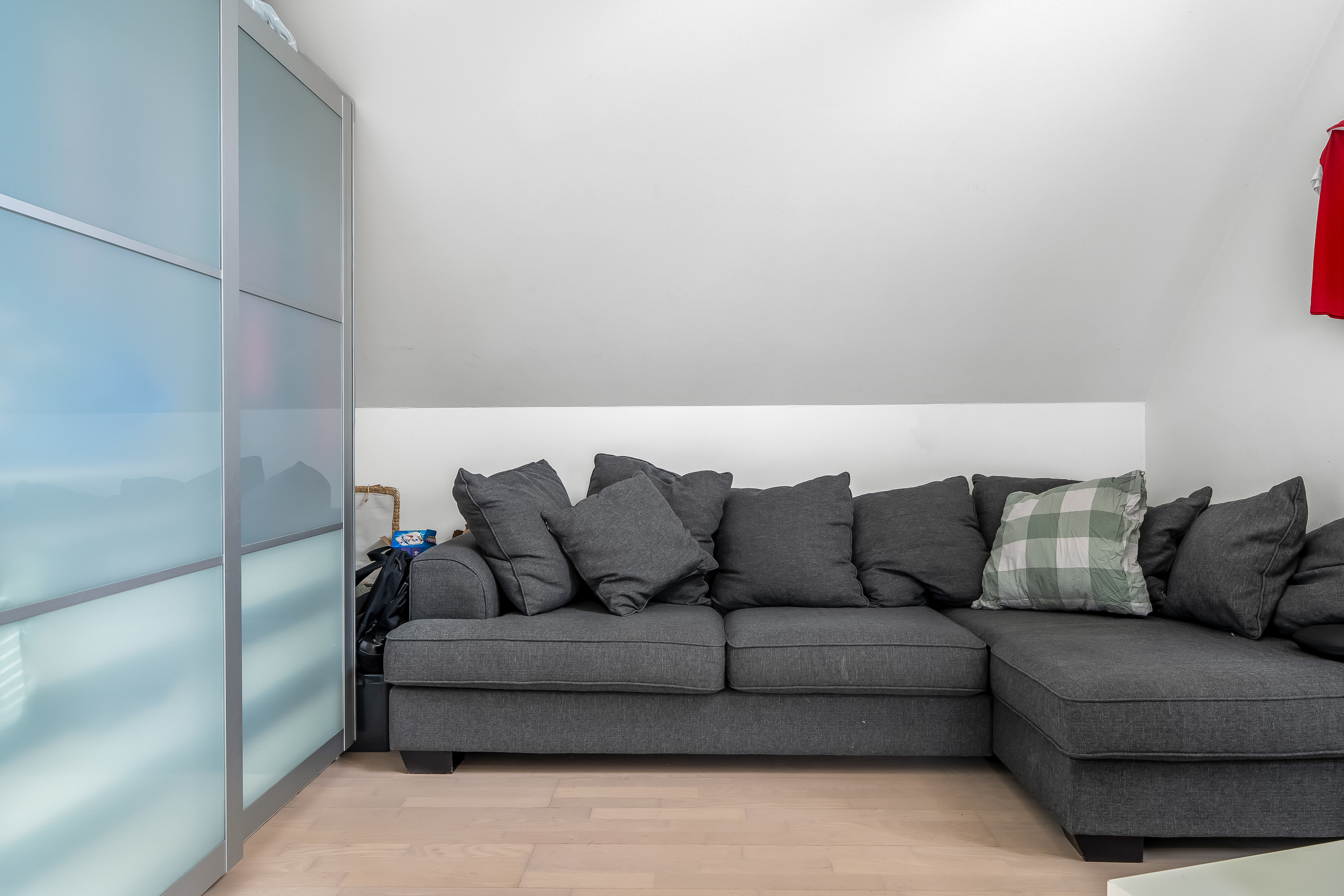 Fremhævet stue billede i fuldskærmstilstand. Billede af Smedievej 93, 3400 Hillerød