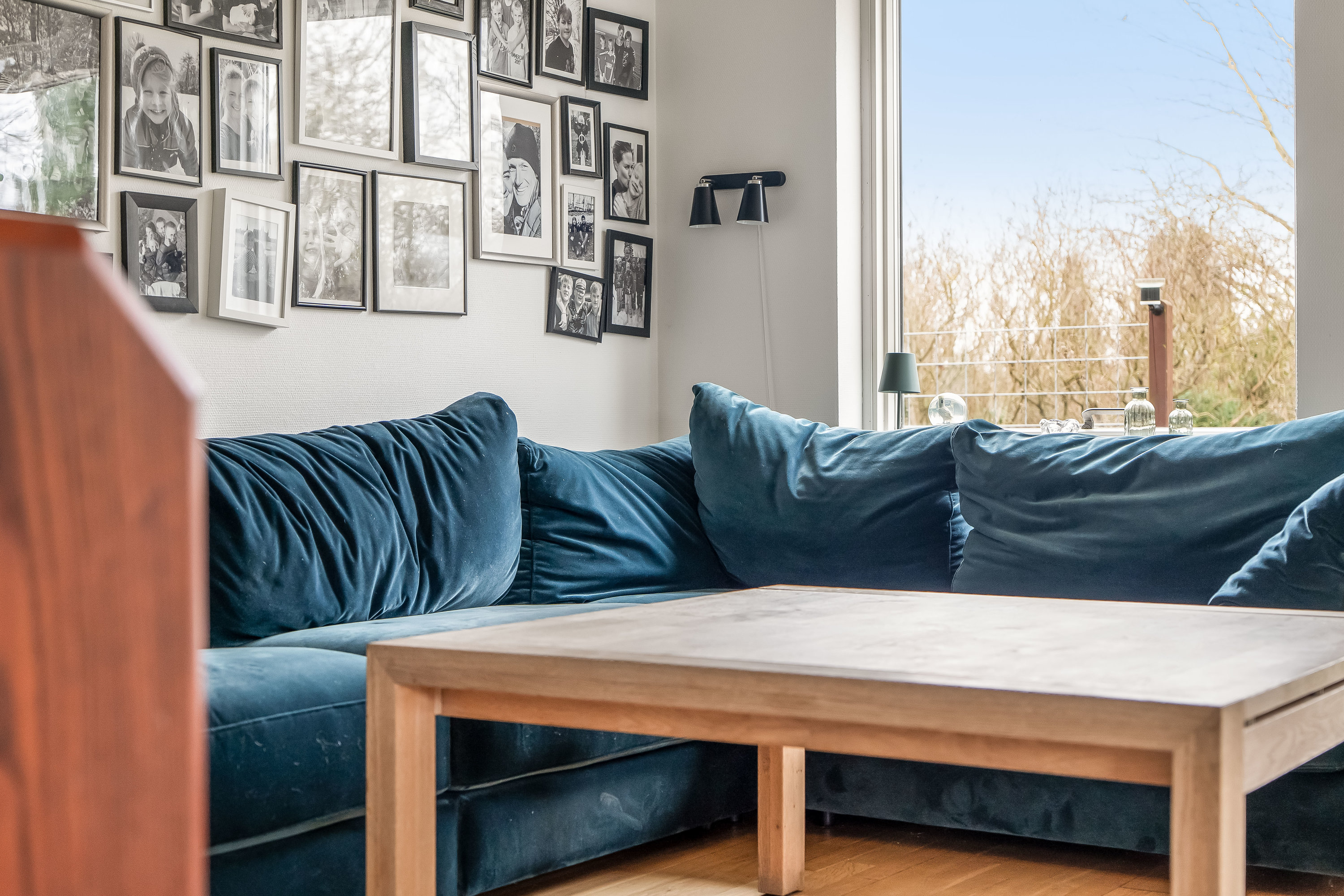 Fremhævet stue billede i fuldskærmstilstand. Billede af Smedievej 93, 3400 Hillerød