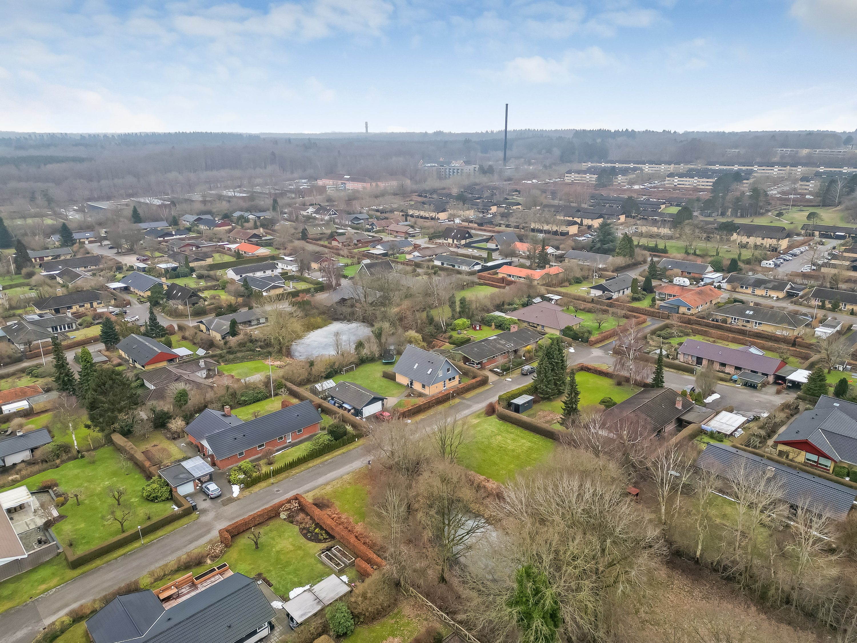 Fremhævet luftfoto billede i fuldskærmstilstand. Billede af Smedievej 93, 3400 Hillerød