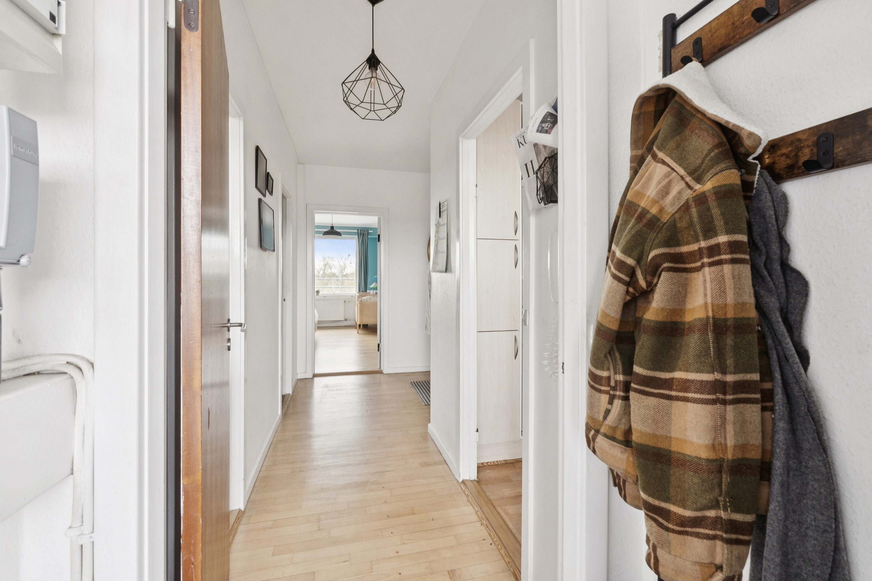 Fremhævet indendørs billede i fuldskærmstilstand. Billede af Hovedvejen 146, 4. b., 2600 Glostrup