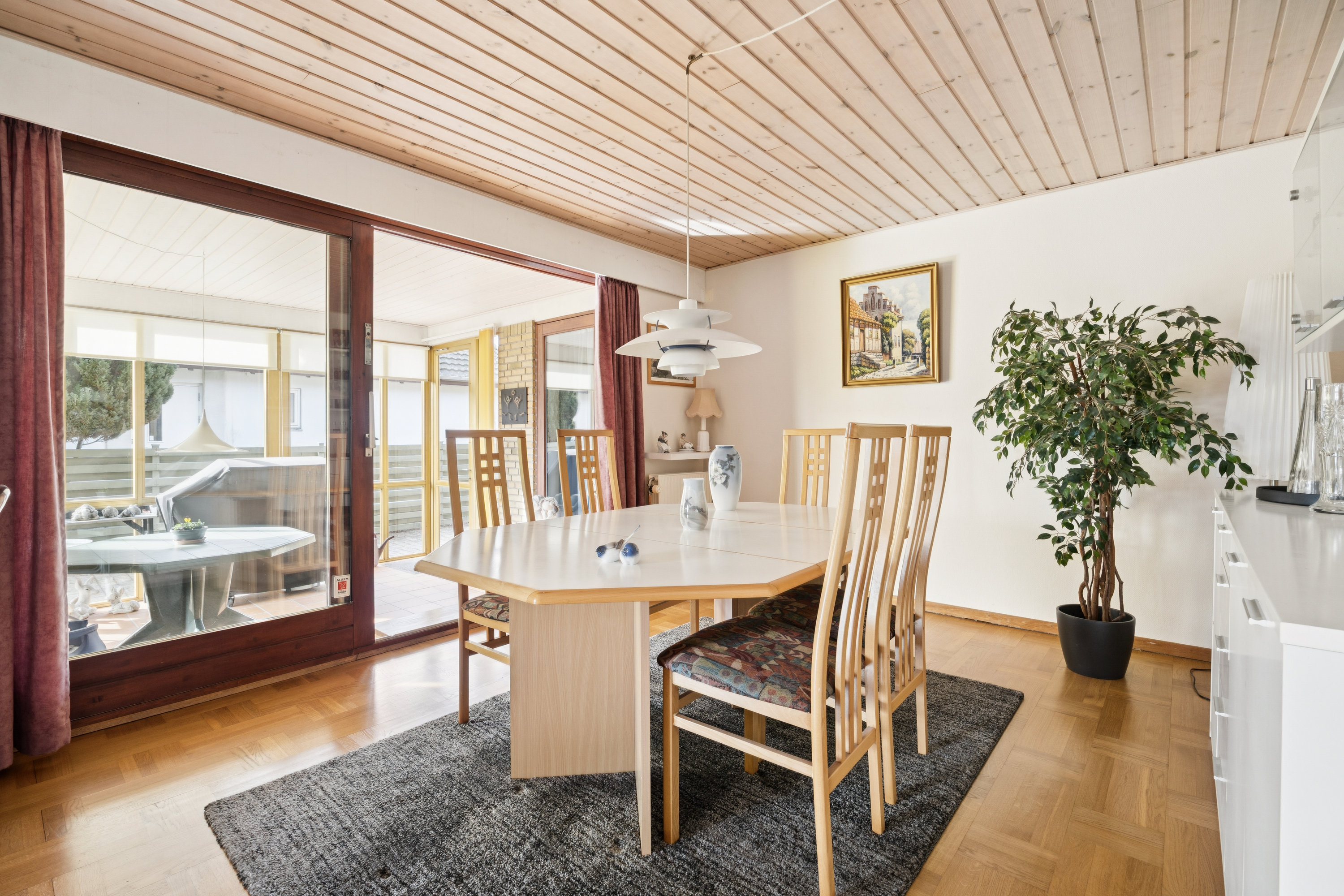 Fremhævet stue billede i fuldskærmstilstand. Billede af Hundige Strandvej 114, 2670 Greve