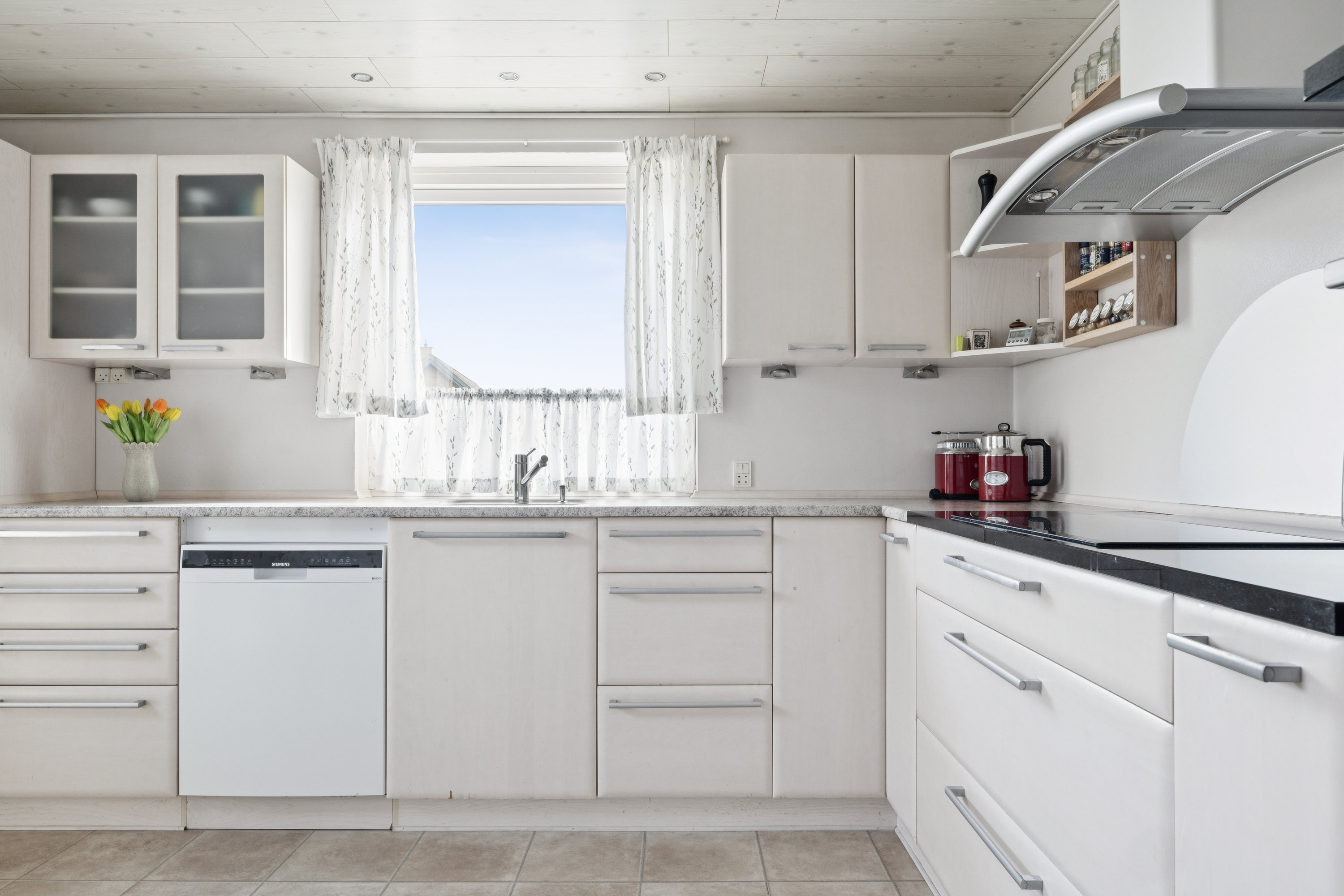 Fremhævet køkken billede i fuldskærmstilstand. Billede af Hundige Strandvej 114, 2670 Greve