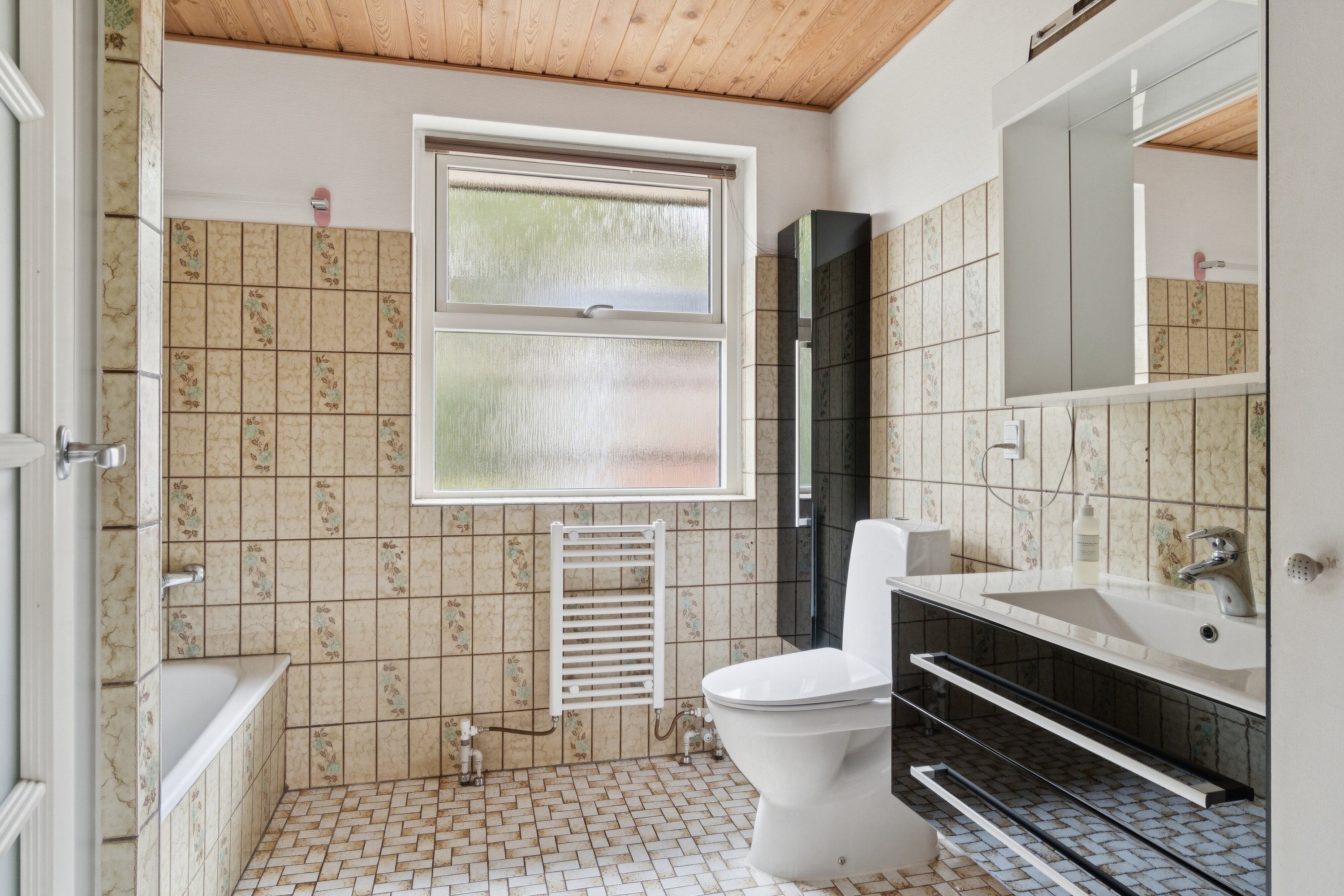 Fremhævet badeværelse billede i fuldskærmstilstand. Billede af Floraparken 27, 4690 Haslev