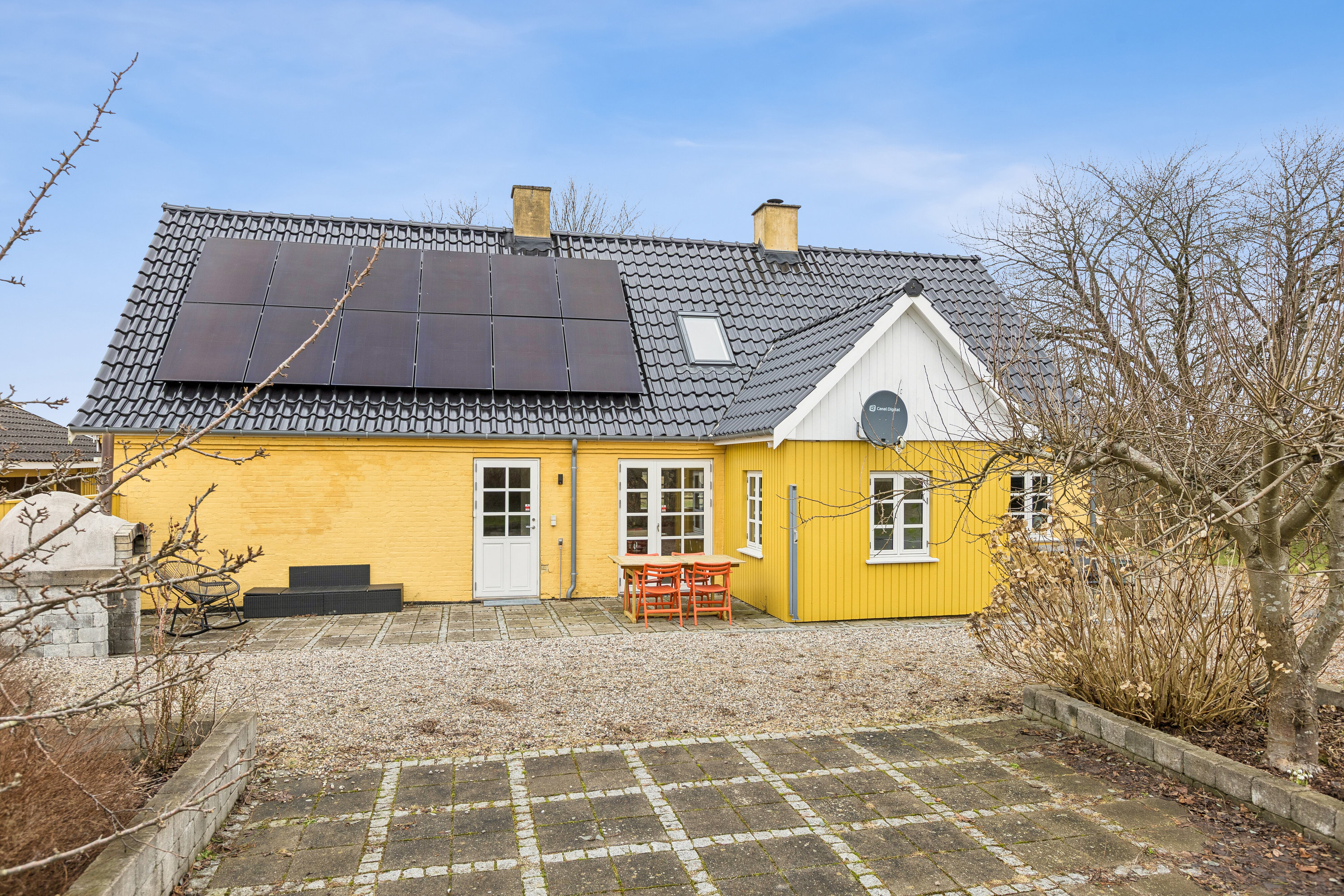 Fremhævet set fra haven billede i fuldskærmstilstand. Billede af Hylledevej 18, Hyllede, 4683 Rønnede