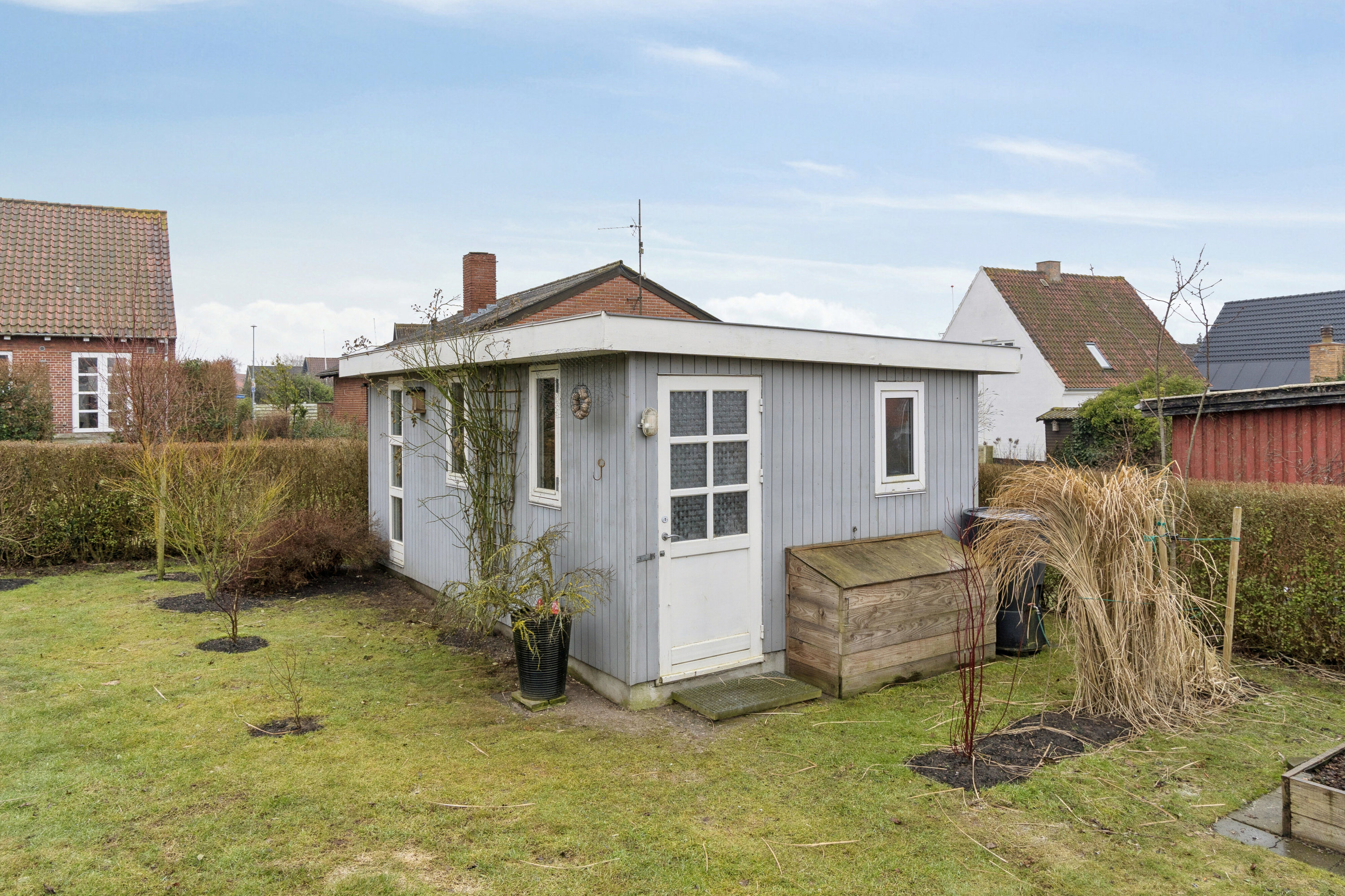 Fremhævet set fra haven billede i fuldskærmstilstand. Billede af Jernbanevej 14, Klemensker, 3782 Klemensker