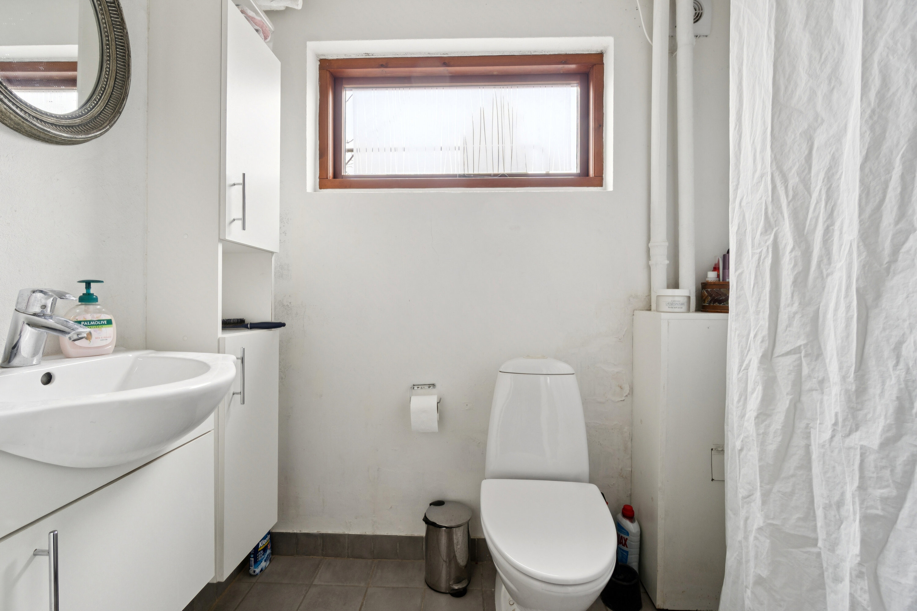 Fremhævet badeværelse billede i fuldskærmstilstand. Billede af Jernbanevej 14, Klemensker, 3782 Klemensker