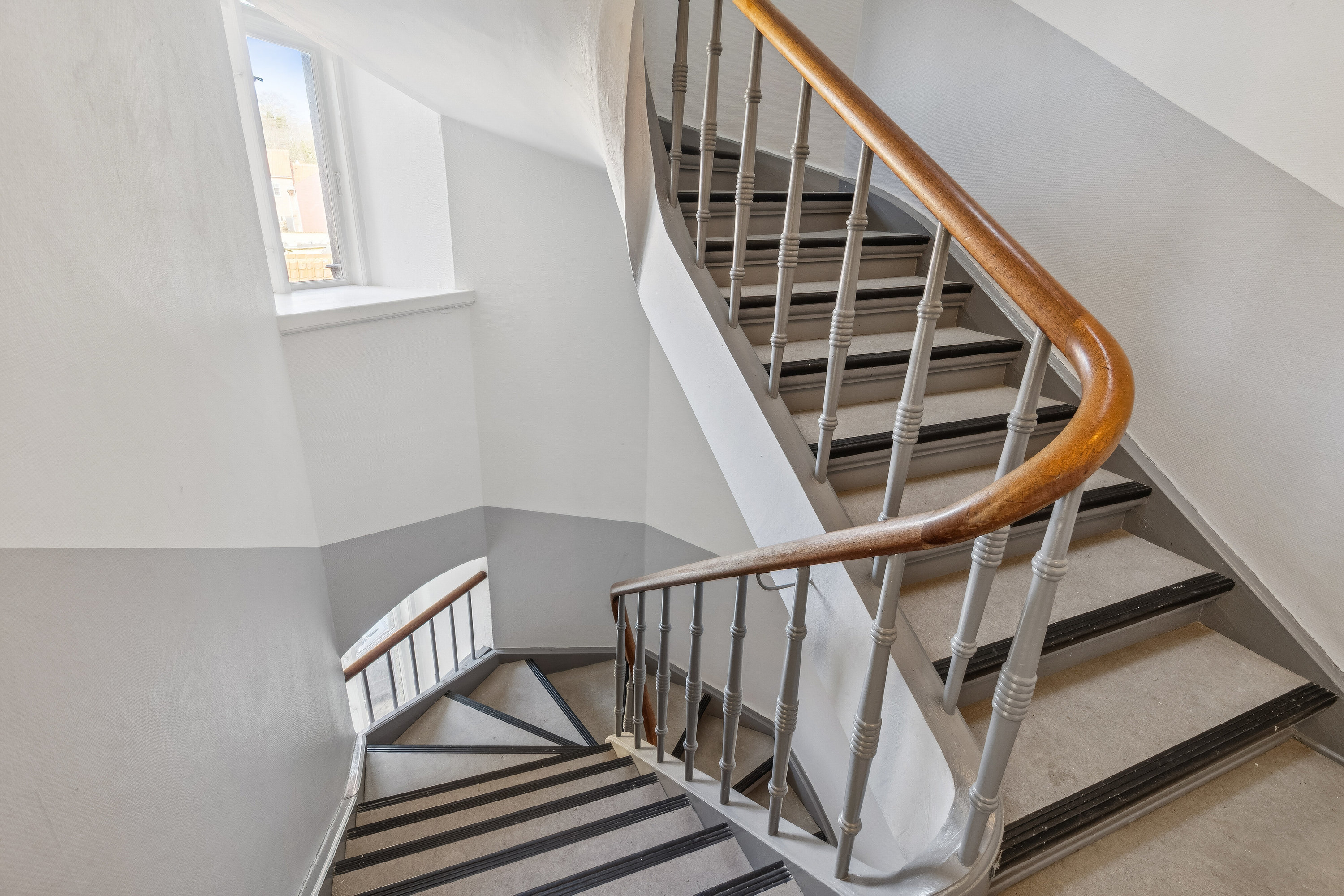 Fremhævet opgang billede i fuldskærmstilstand. Billede af Møllestræde 1A, 2. th., 4400 Kalundborg