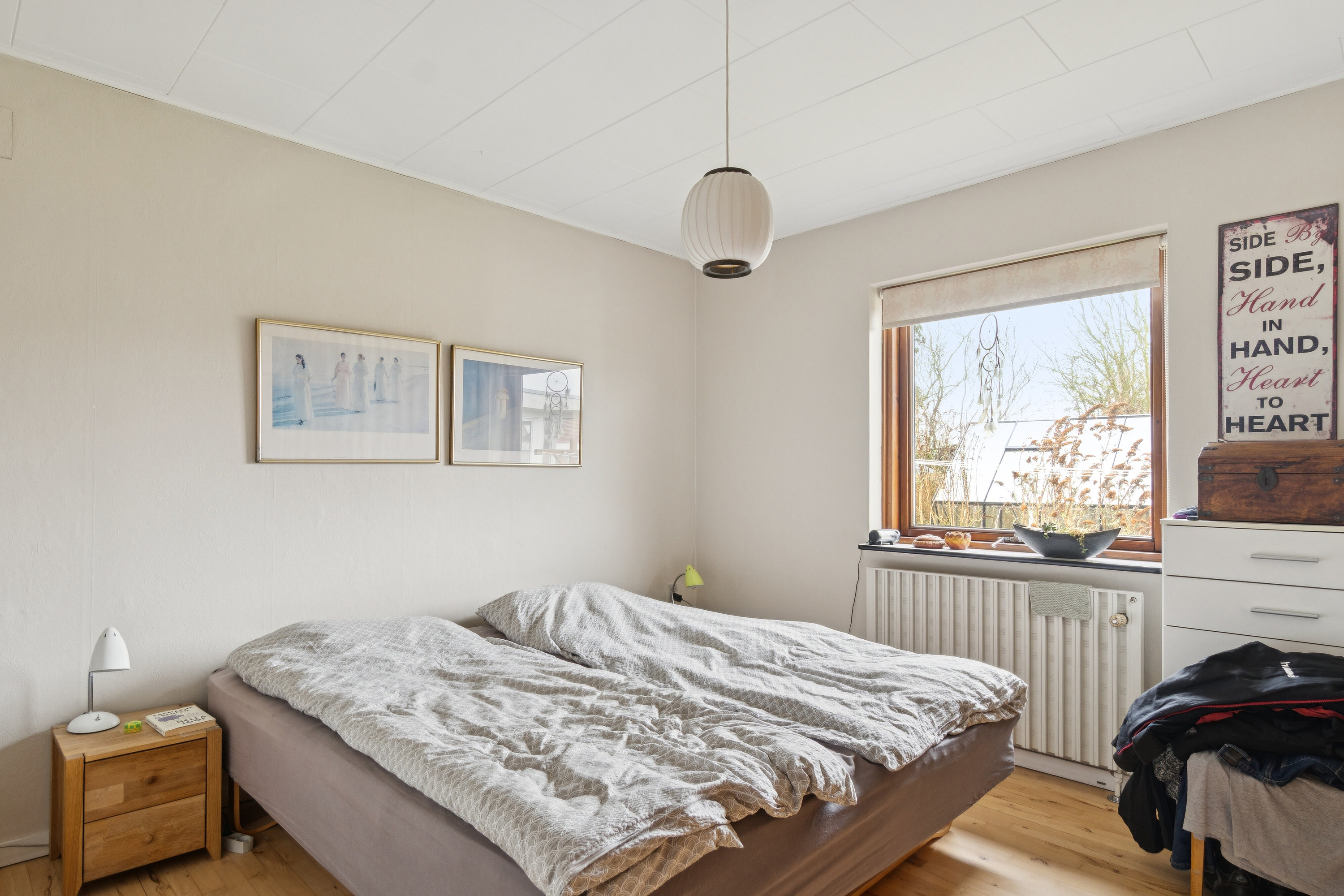 Fremhævet soveværelse billede i fuldskærmstilstand. Billede af Jernbanevej 14, Klemensker, 3782 Klemensker