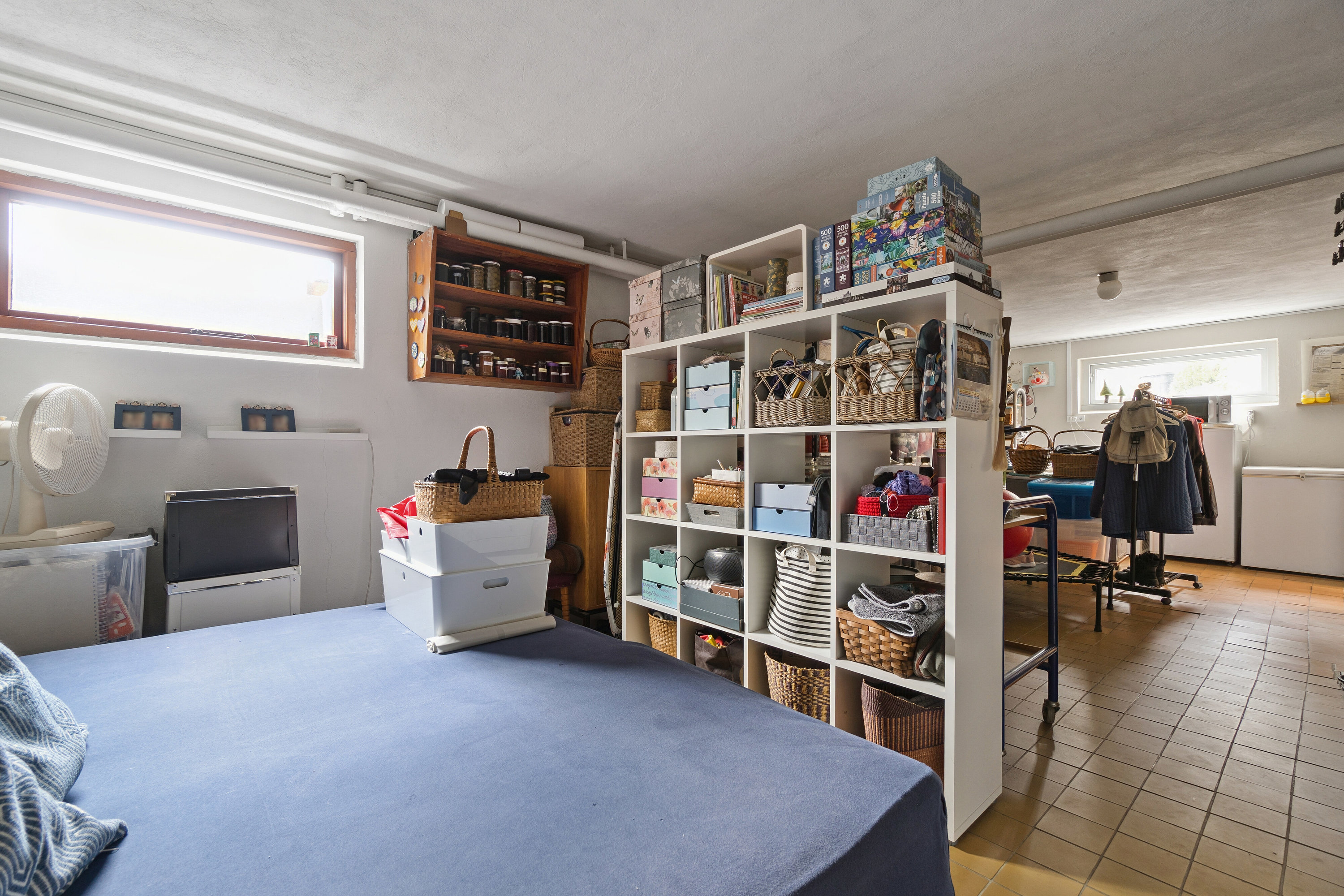 Fremhævet lager billede i fuldskærmstilstand. Billede af Jernbanevej 14, Klemensker, 3782 Klemensker