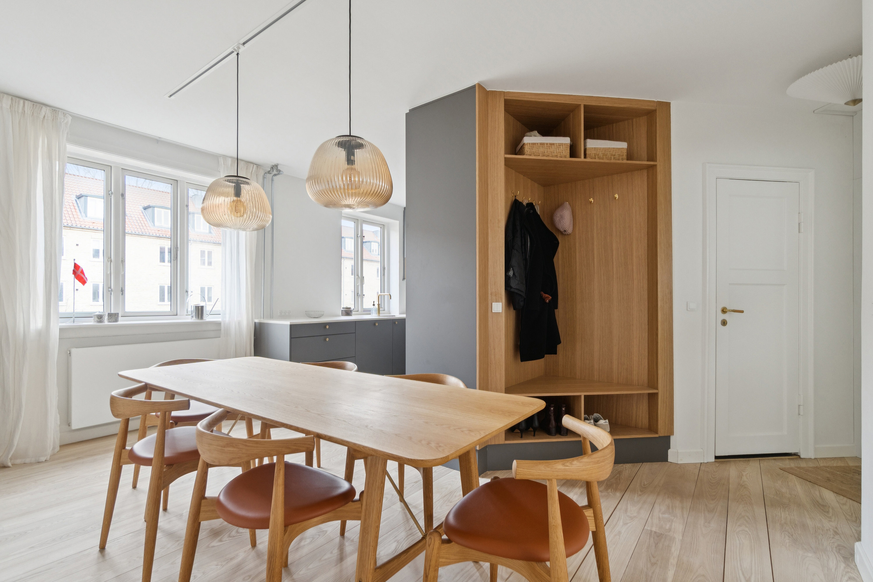 Fremhævet spisestue billede i fuldskærmstilstand. Billede af Offenbachsvej 33, 1. tv., 2450 København SV