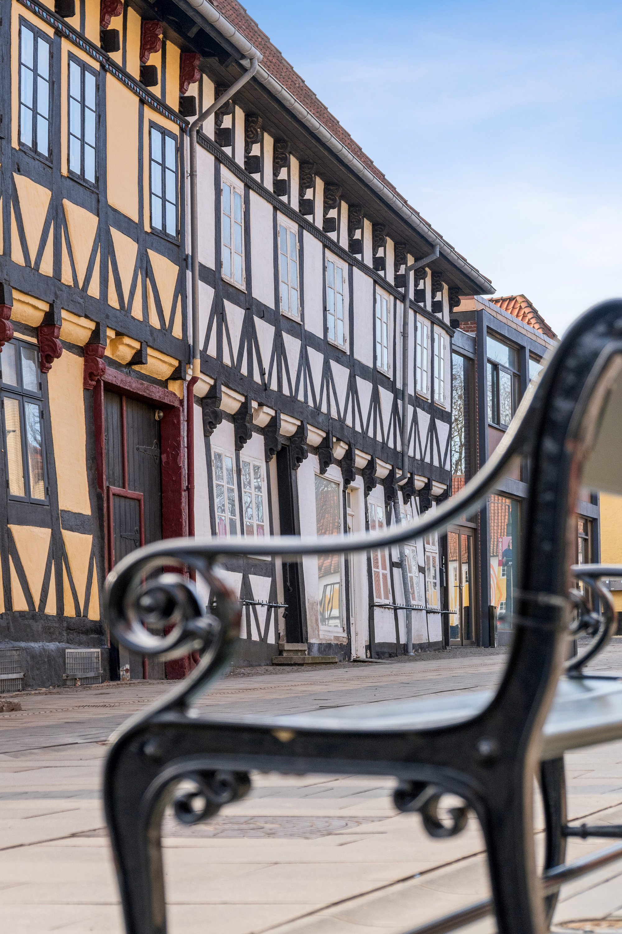 Fremhævet facade billede i fuldskærmstilstand. Billede af Møllestræde 1A, 2. th., 4400 Kalundborg