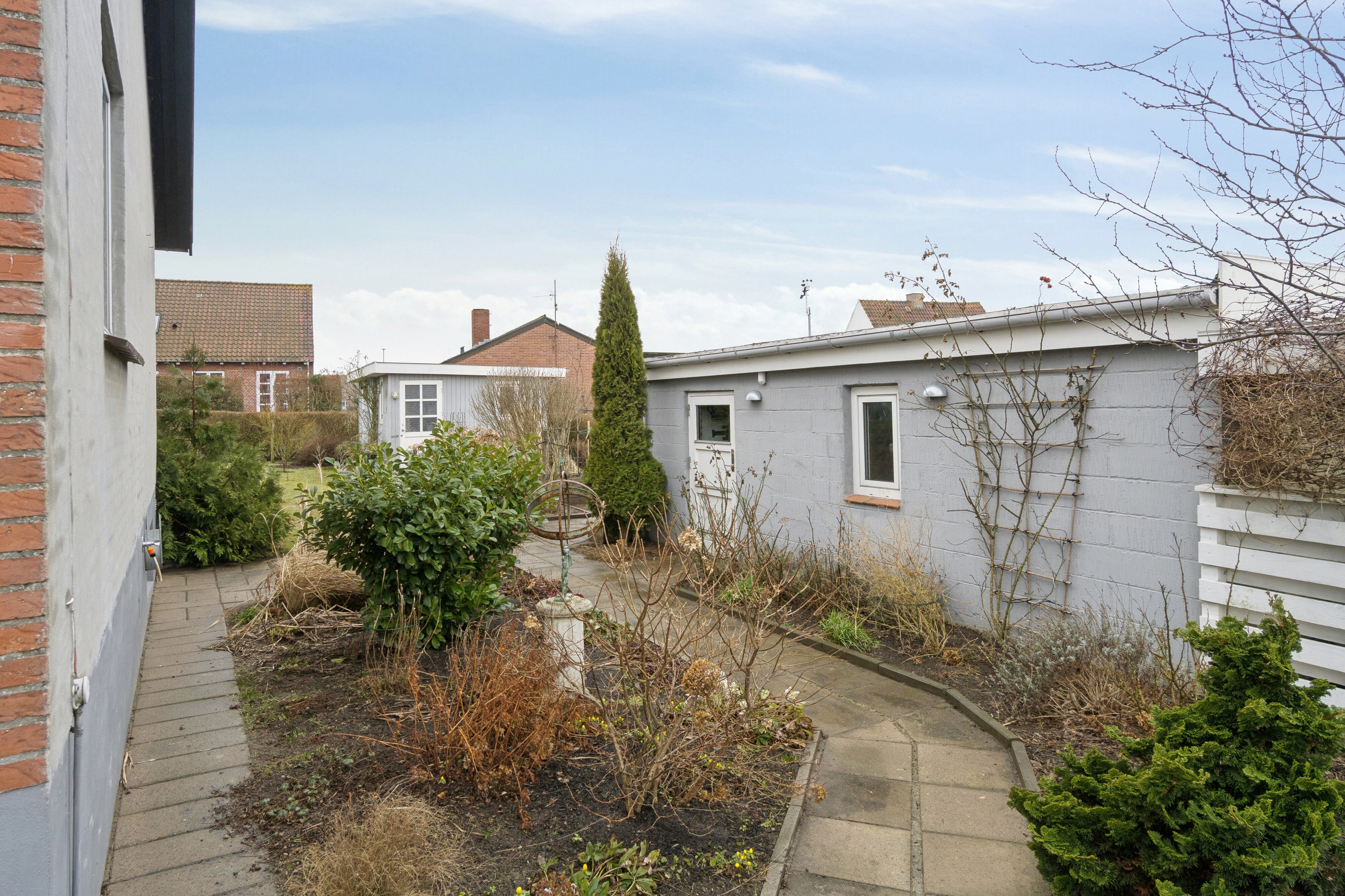 Fremhævet udendørs billede i fuldskærmstilstand. Billede af Jernbanevej 14, Klemensker, 3782 Klemensker