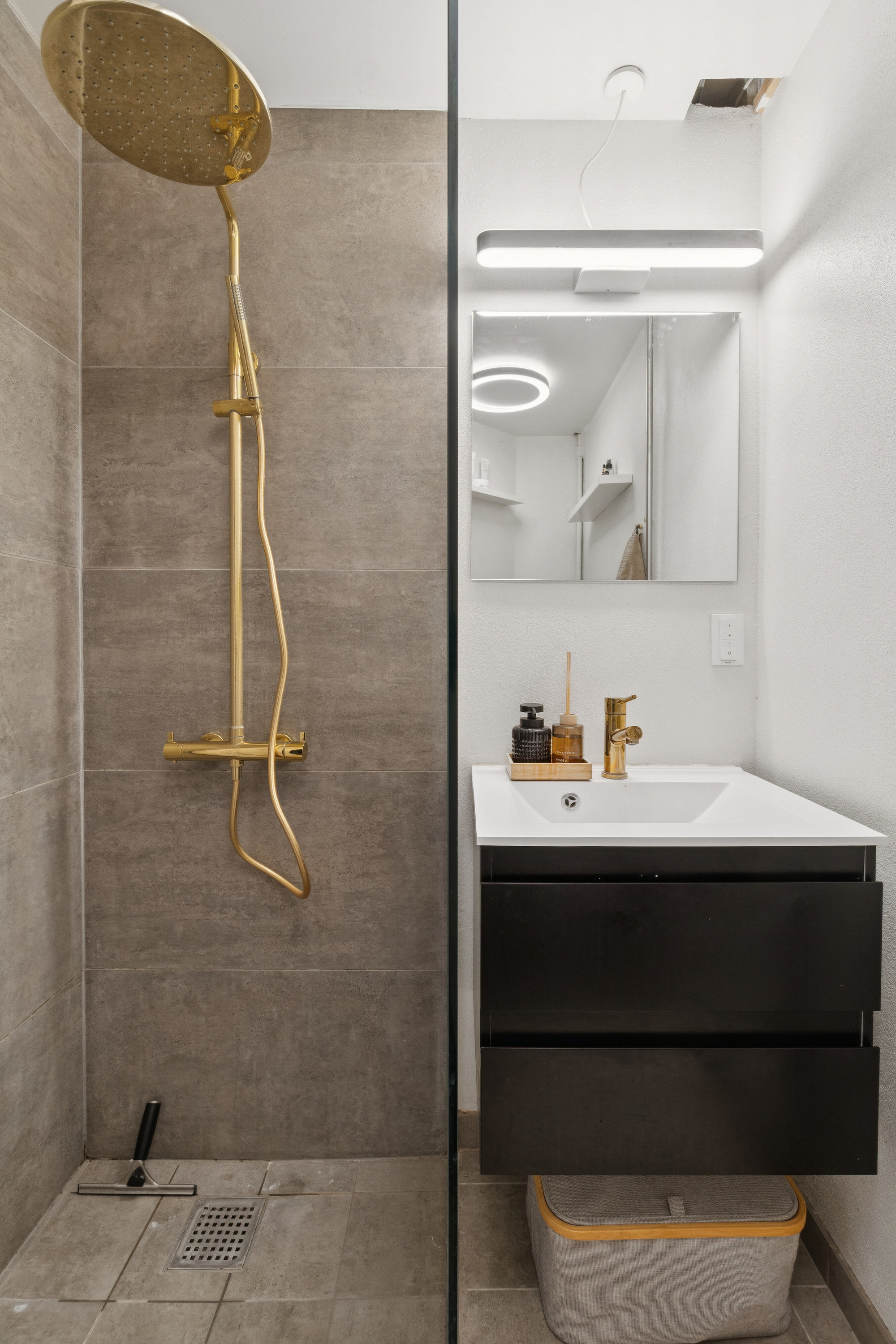 Fremhævet badeværelse billede i fuldskærmstilstand. Billede af Offenbachsvej 33, 1. tv., 2450 København SV