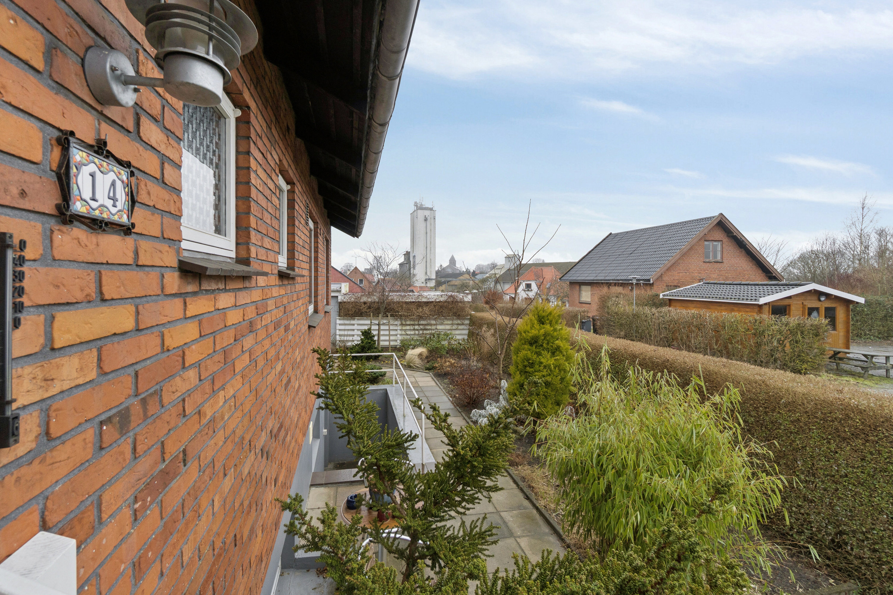 Fremhævet udendørs billede i fuldskærmstilstand. Billede af Jernbanevej 14, Klemensker, 3782 Klemensker