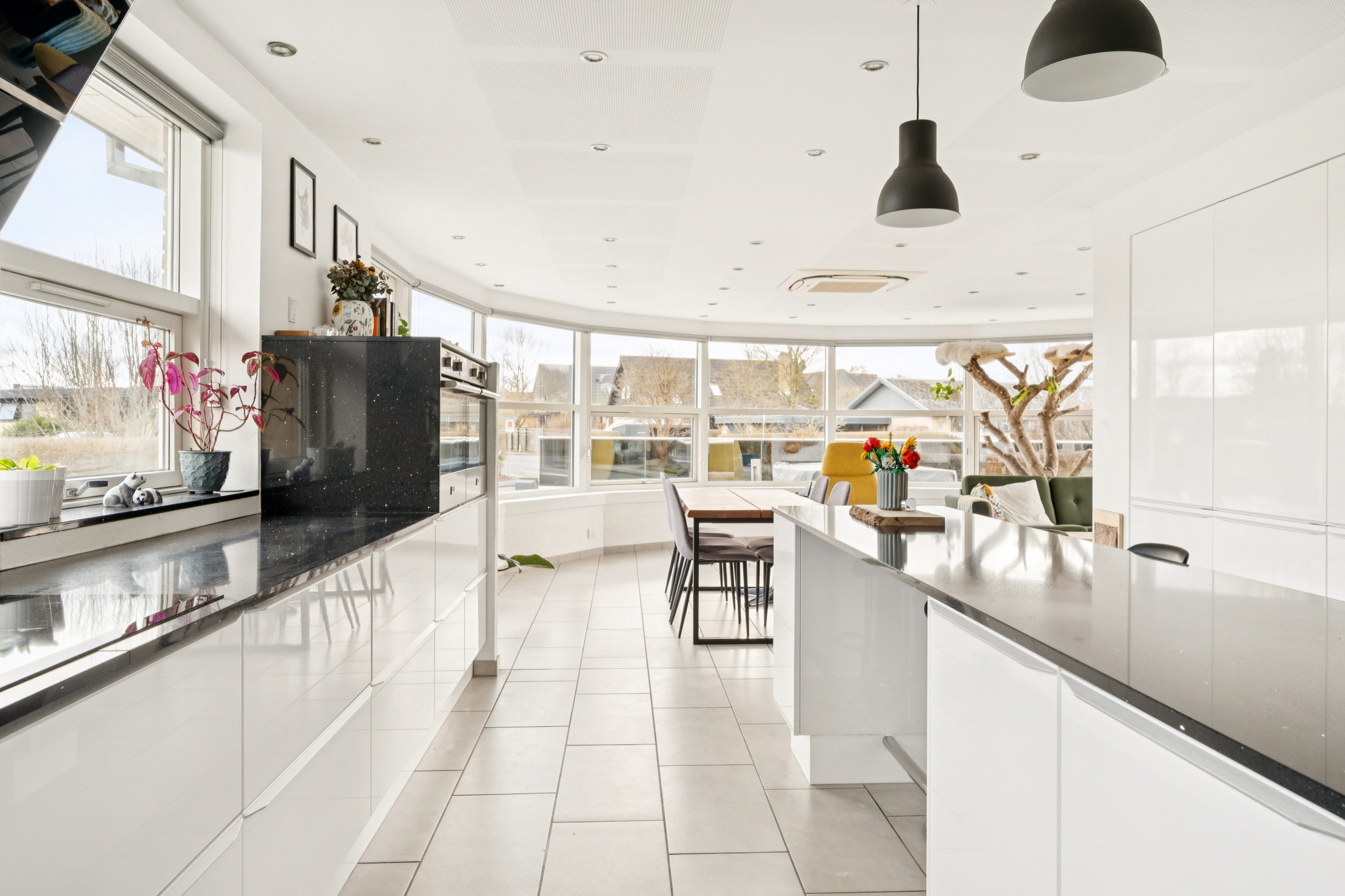 Fremhævet køkken billede i fuldskærmstilstand. Billede af Bøgevej 11, 8382 Hinnerup