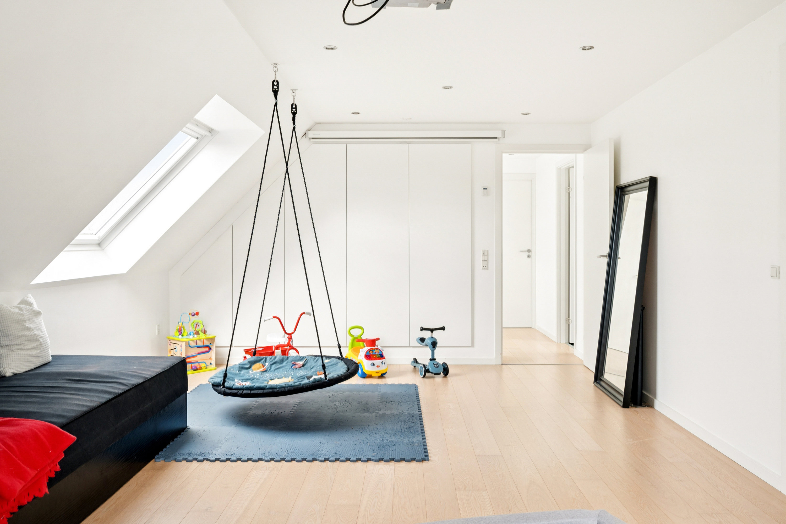 Fremhævet butik billede i fuldskærmstilstand. Billede af Bøgevej 11, 8382 Hinnerup