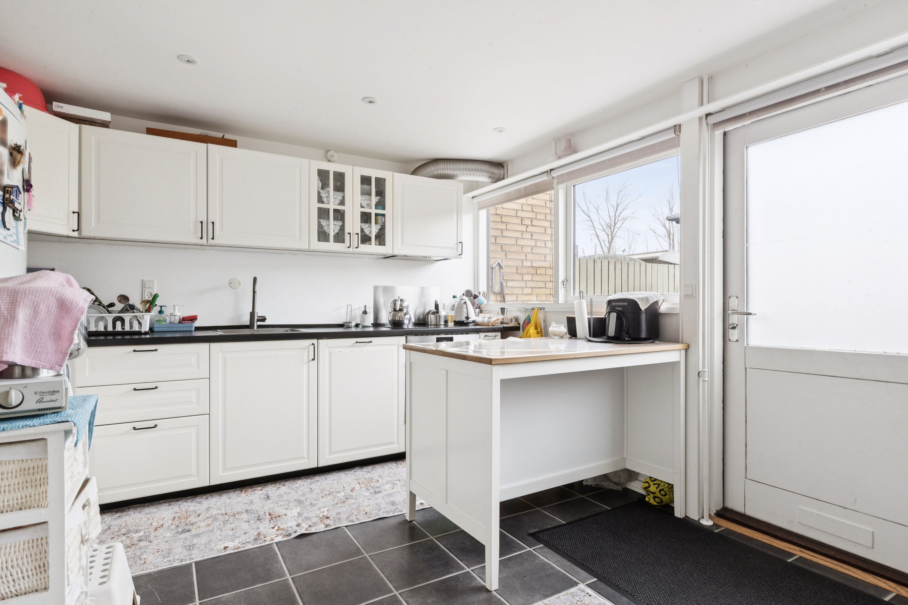 Fremhævet køkken billede i fuldskærmstilstand. Billede af Egevangshusene 157, 2630 Taastrup