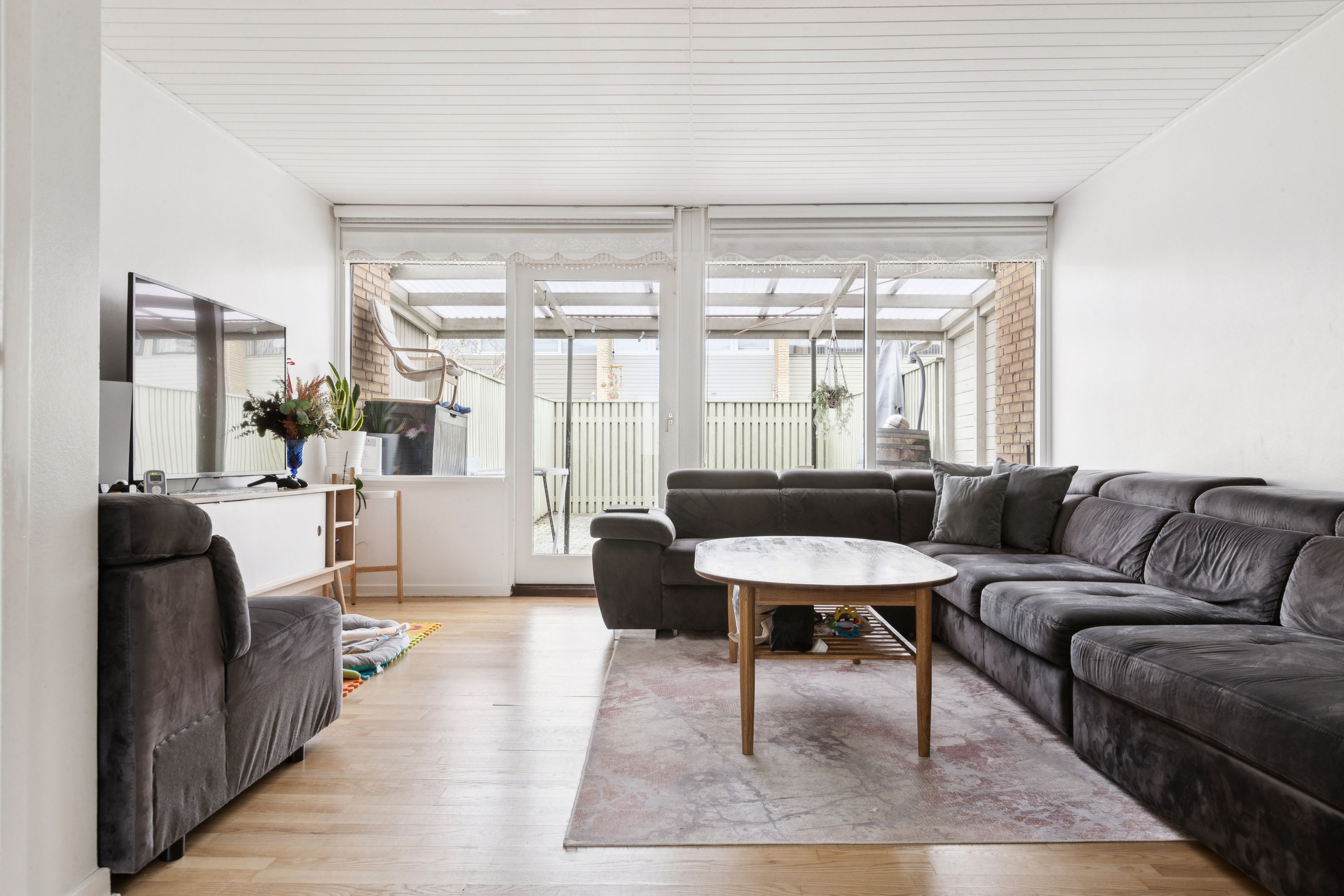 Fremhævet stue billede i fuldskærmstilstand. Billede af Egevangshusene 157, 2630 Taastrup