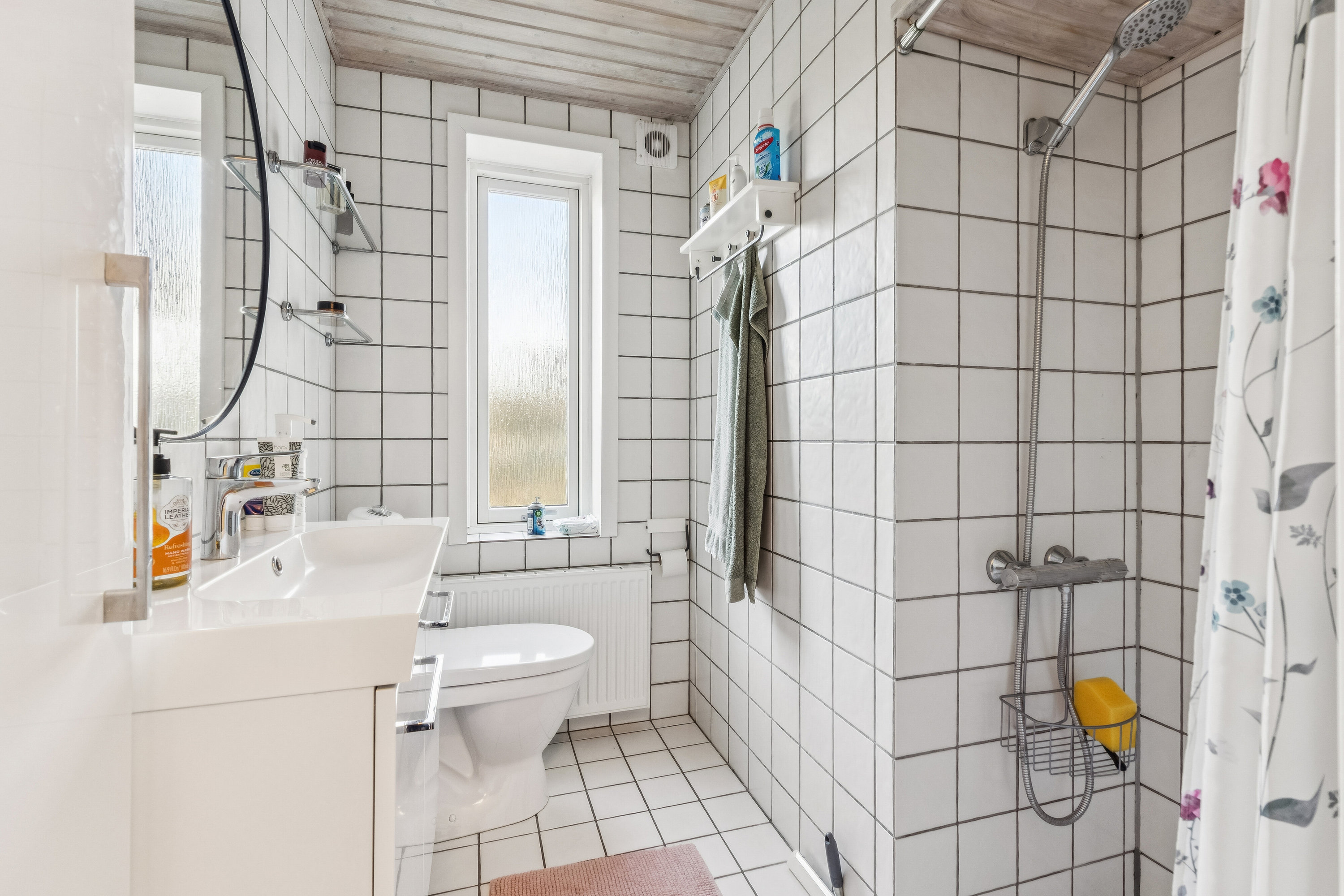 Fremhævet badeværelse billede i fuldskærmstilstand. Billede af Enghavevej 12, 5856 Ryslinge