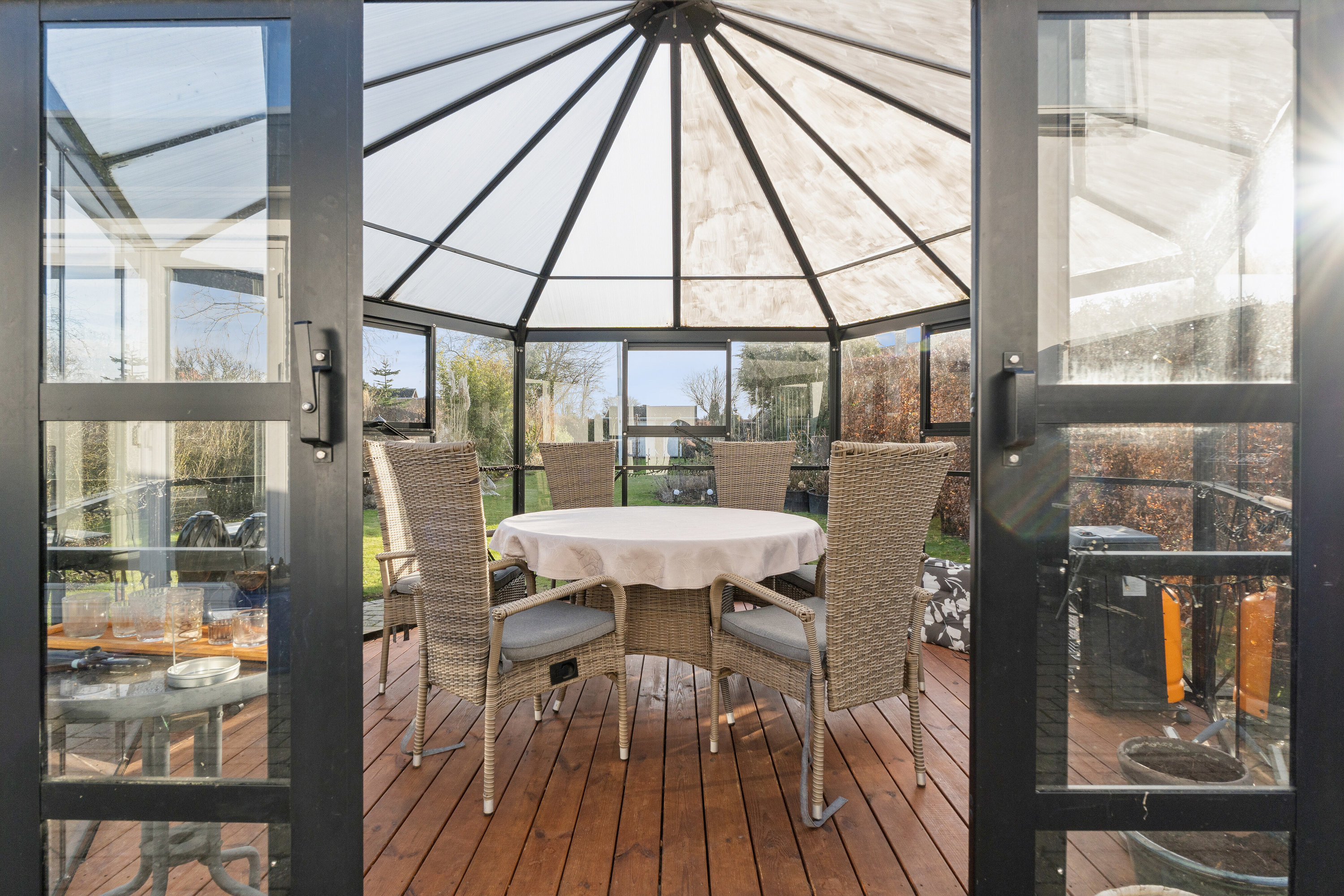 Fremhævet udestue billede i fuldskærmstilstand. Billede af Enghavevej 12, 5856 Ryslinge