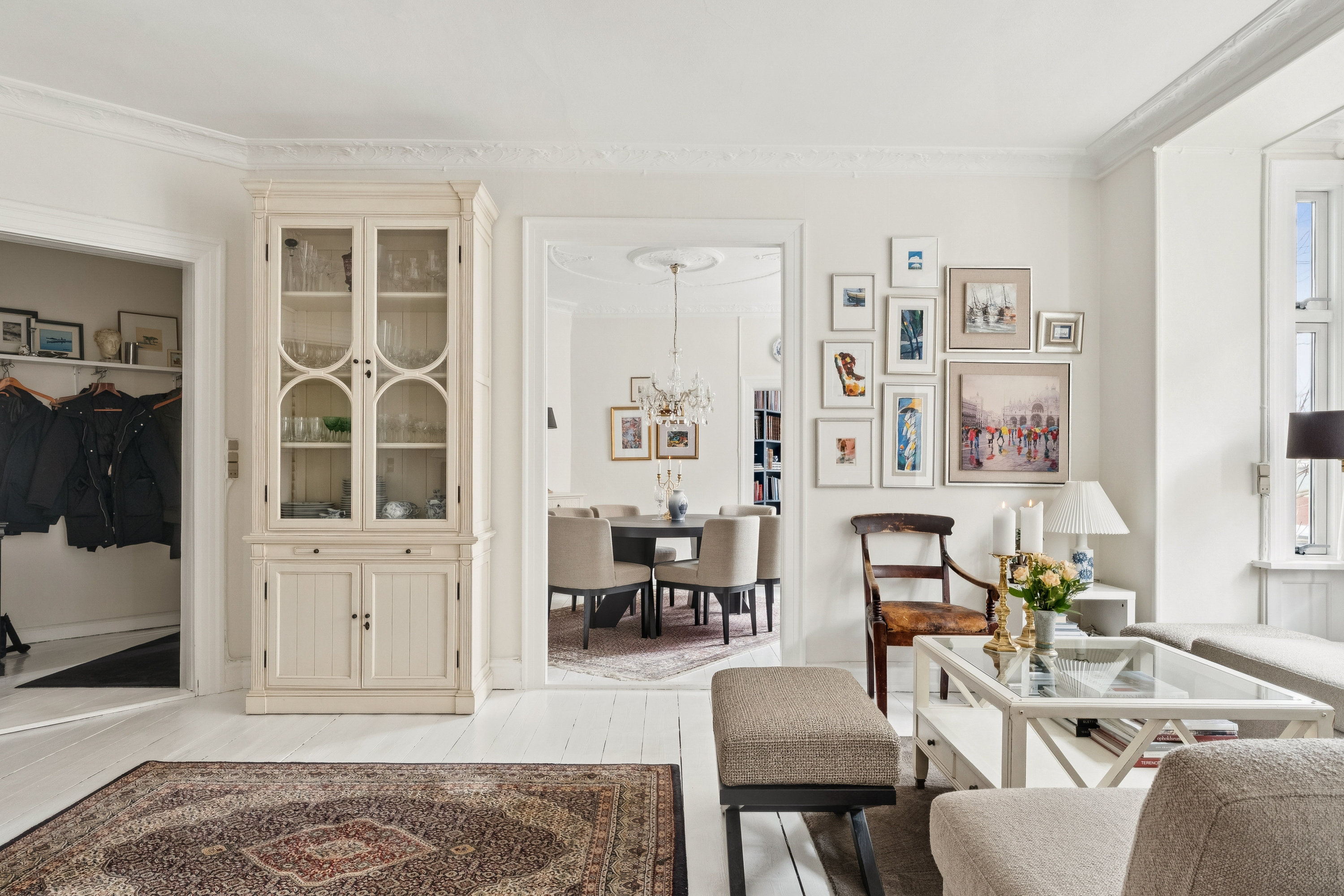 Fremhævet stue billede i fuldskærmstilstand. Billede af Middelfartgade 4, 2. tv., 2100 København Ø