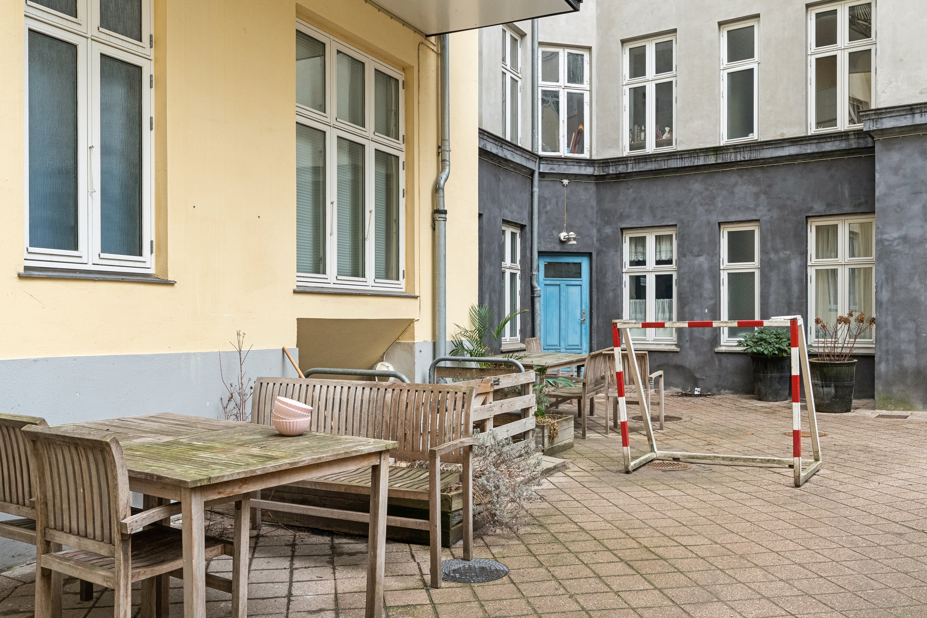 Fremhævet andet billede i fuldskærmstilstand. Billede af Middelfartgade 4, 2. tv., 2100 København Ø