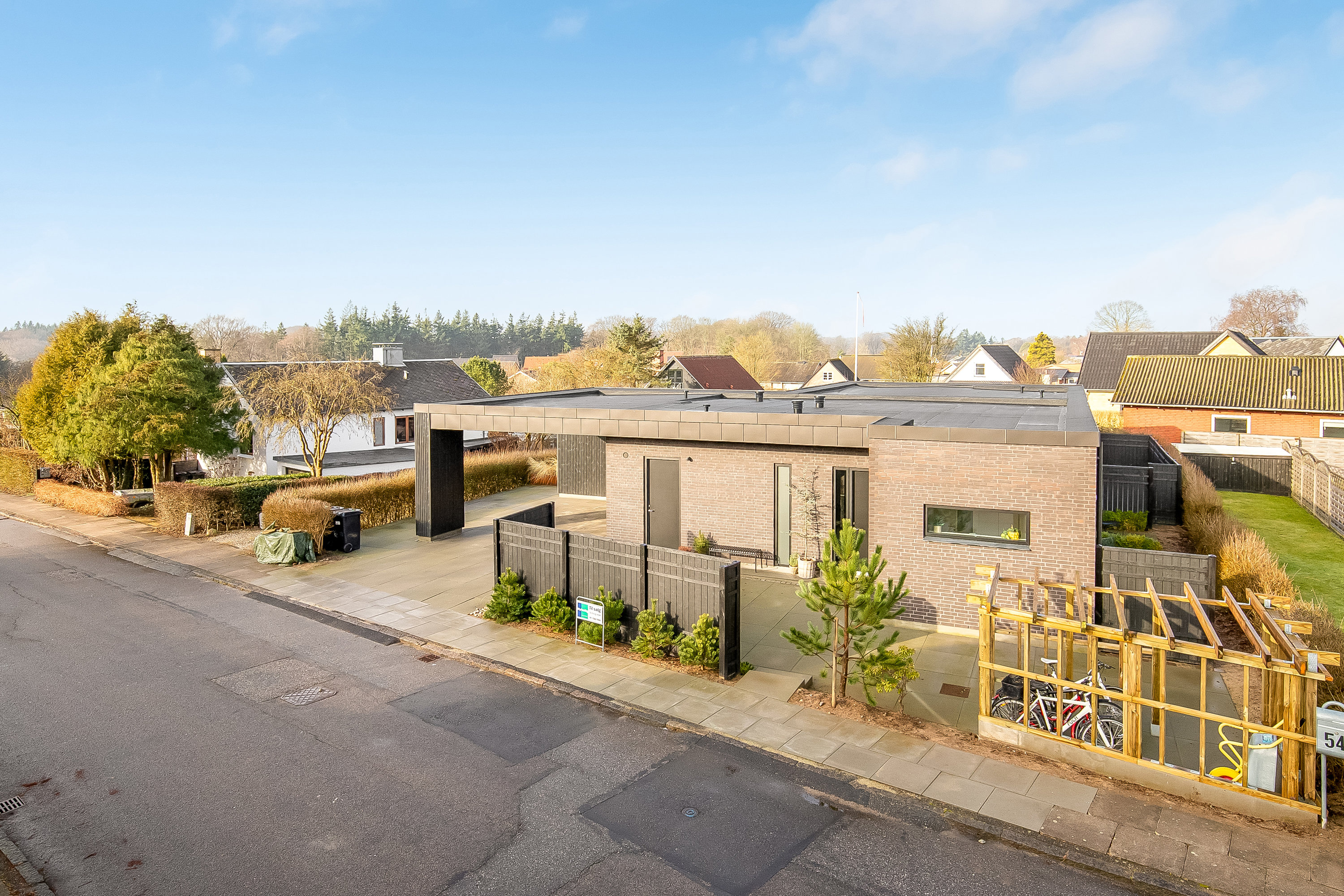 Fremhævet mastefoto billede i fuldskærmstilstand. Billede af Florasvej 54, Søndermarken, 7100 Vejle